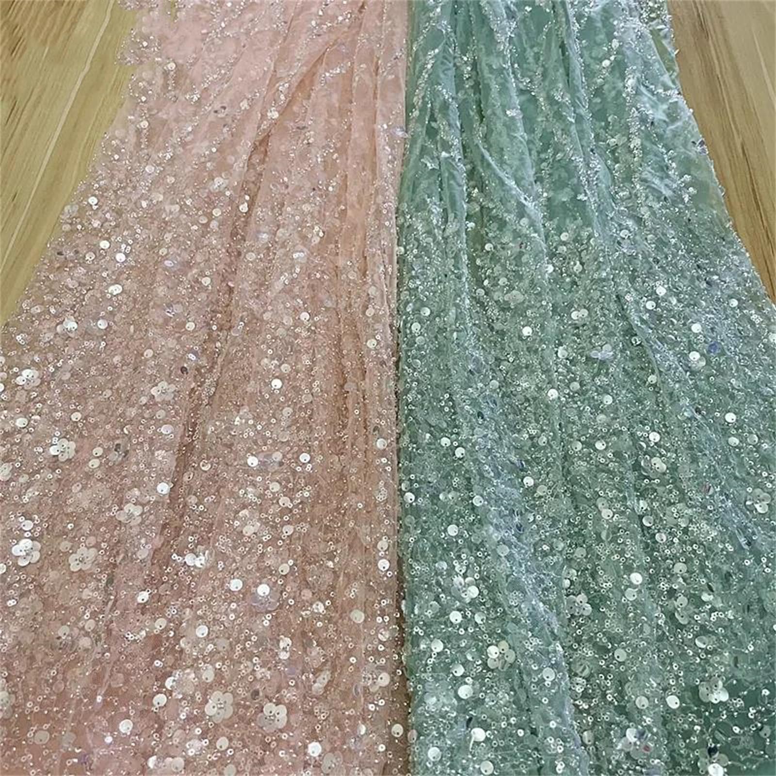 Tessuto di Pizzo Strutturato con Strisce di Paillettes e Perline da 150 cm for Abiti da Sposa e Indumenti da Cucire su Misura avanzati(Bean Paste)