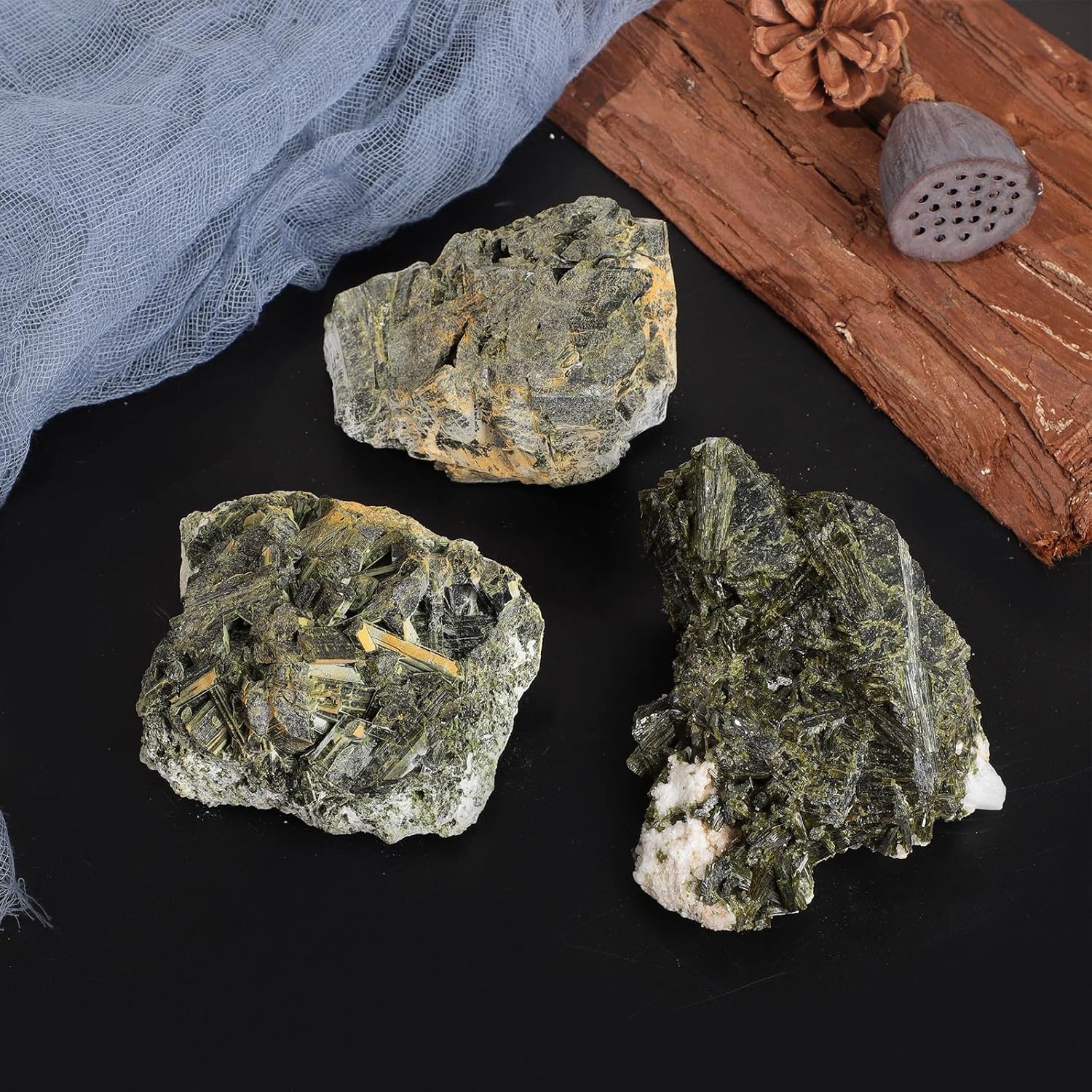 SUNYIK Raw Green Tourmaline Stone for Tumbling and DIY, Rough Rock Stone Mineral Specimen Home Office Decor for Meditation Anxiety, 401g-500g(0.44-1.1lb)