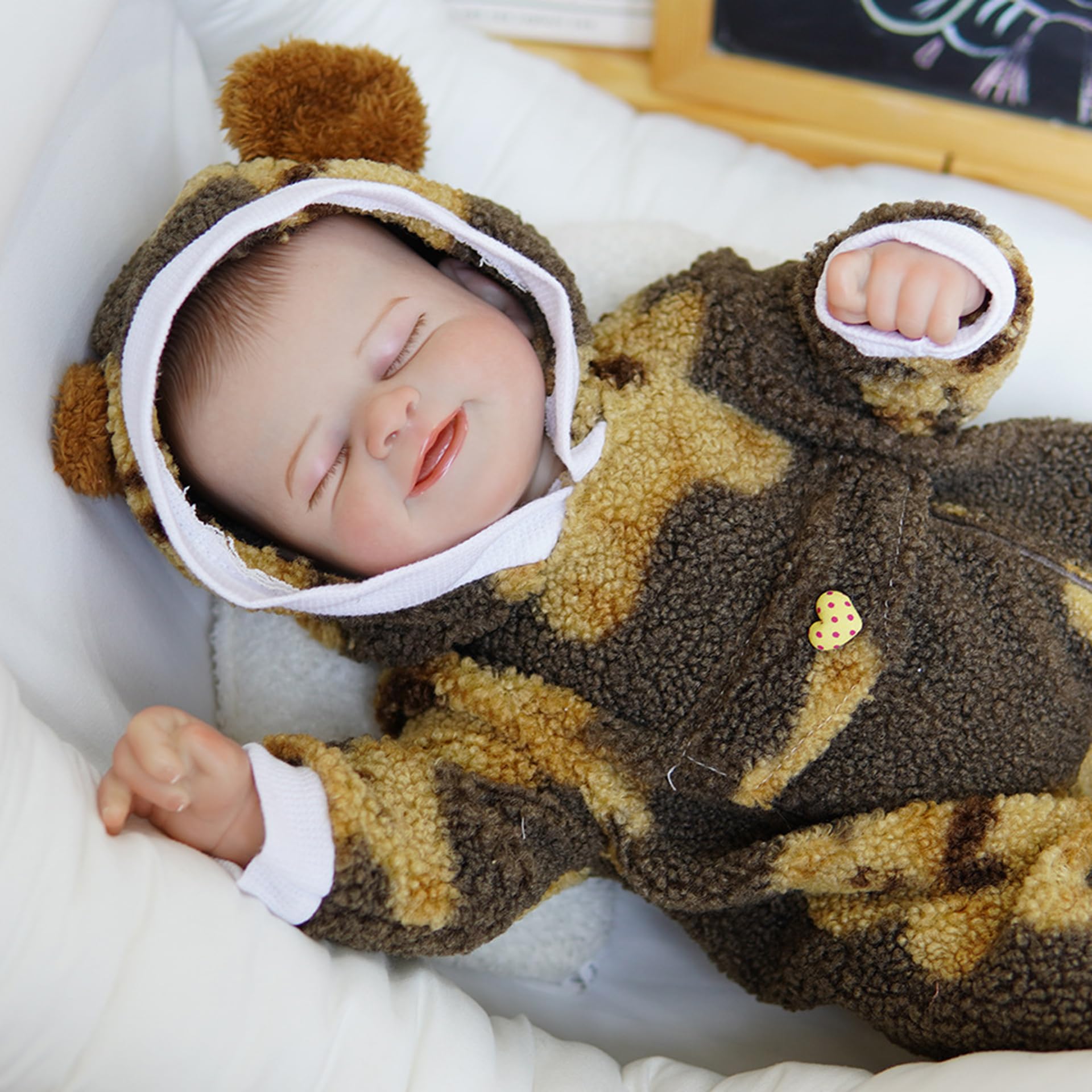 YIHANGG 45cm Bambola Bebe Reborn Realistica Maschio Bambole Reborn Che Sembrano Vere Occhi Chiusi Bambolotto Neonato Reborn Compleanno Natale Regalo