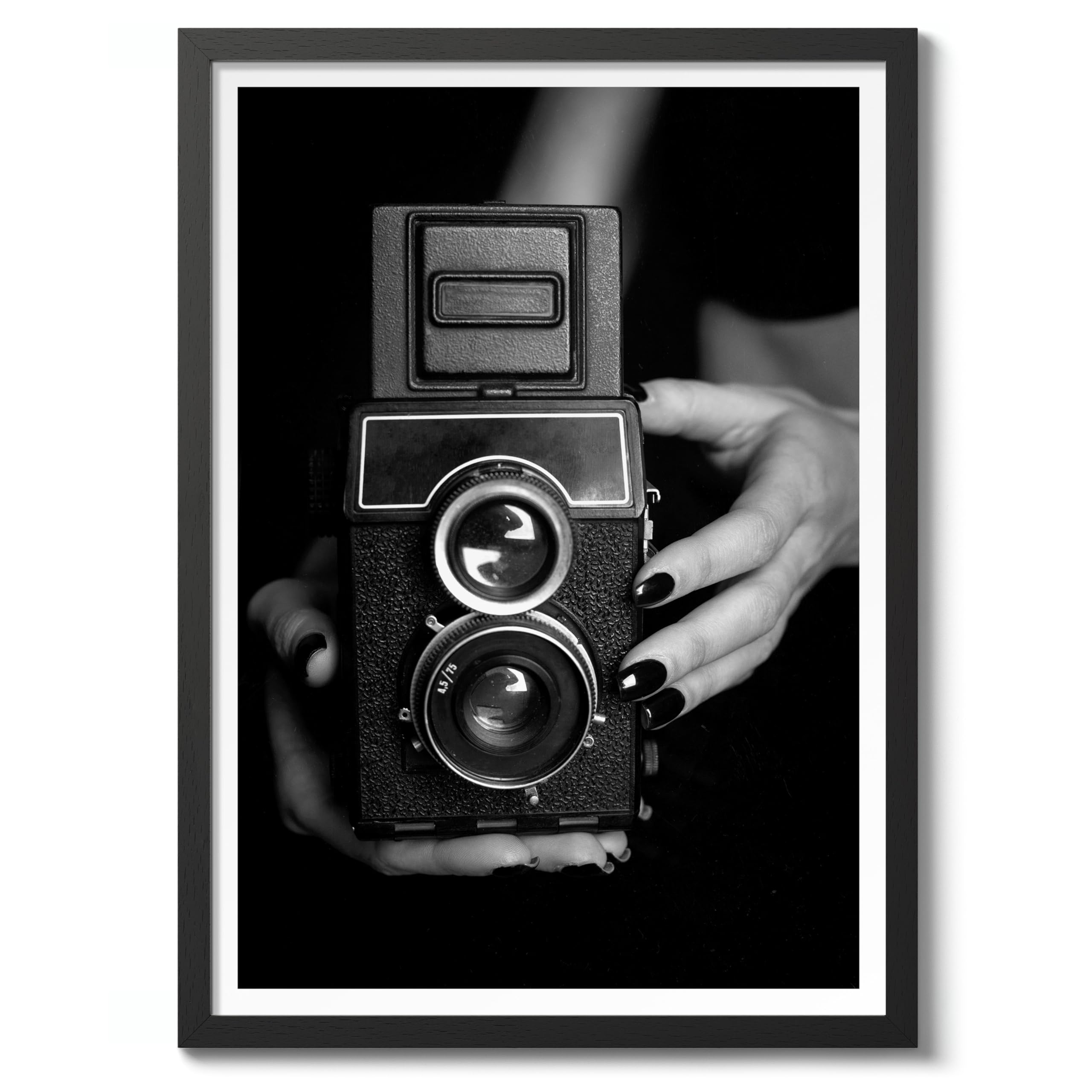 Classic Film Camera Poster Black & White Vintage Photography Print Minimalist Modern Interior Decoration, Archival Matte, A1 (Black Frame) - 84.1x59.4cm
