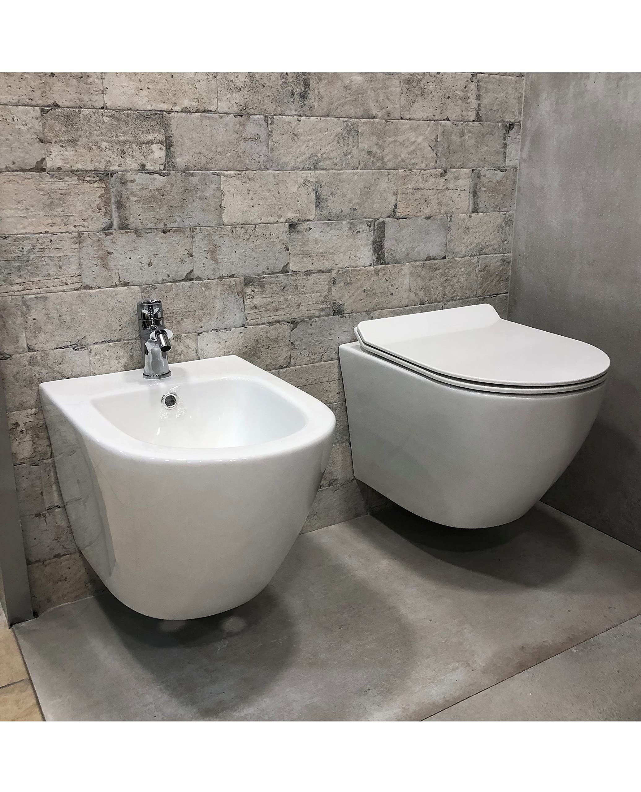 Pareja de sanitarios suspendidos Rimless sin brida, serie redonda con tapa con cierre suave incluida PRODUCTO (GIO.32 + GIO.33)