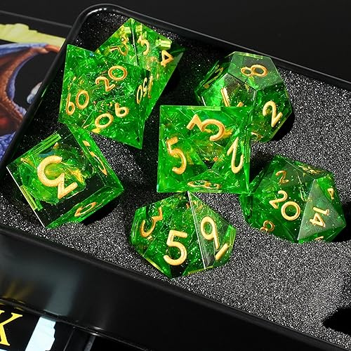 Miniatura 5 de DND - Juego de dados con bordes afilados, 7 dados facetados DND, números dorados y hermosa caja de hierro, perfecto para juegos de rol y juegos de
