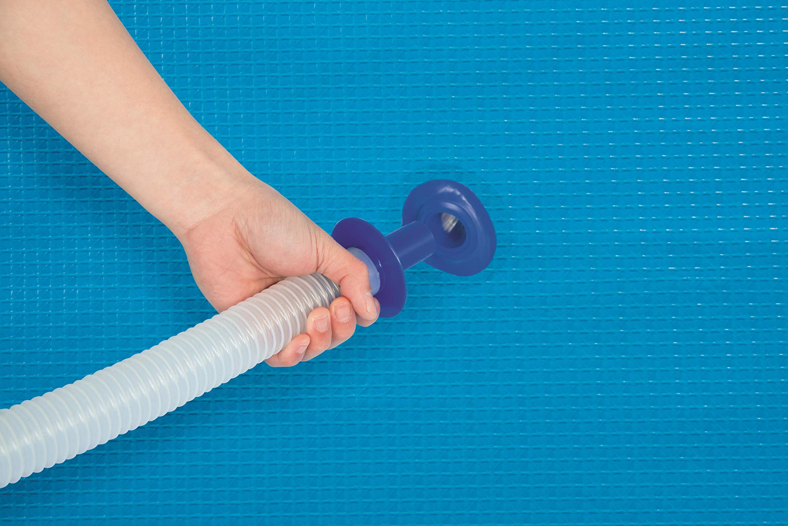 Bestway 58237 Kit d'entretien deluxe avec Skimmer de Surface, Tête de Balai Aspirateur, Tuyau 7,5 M et Épuisette
