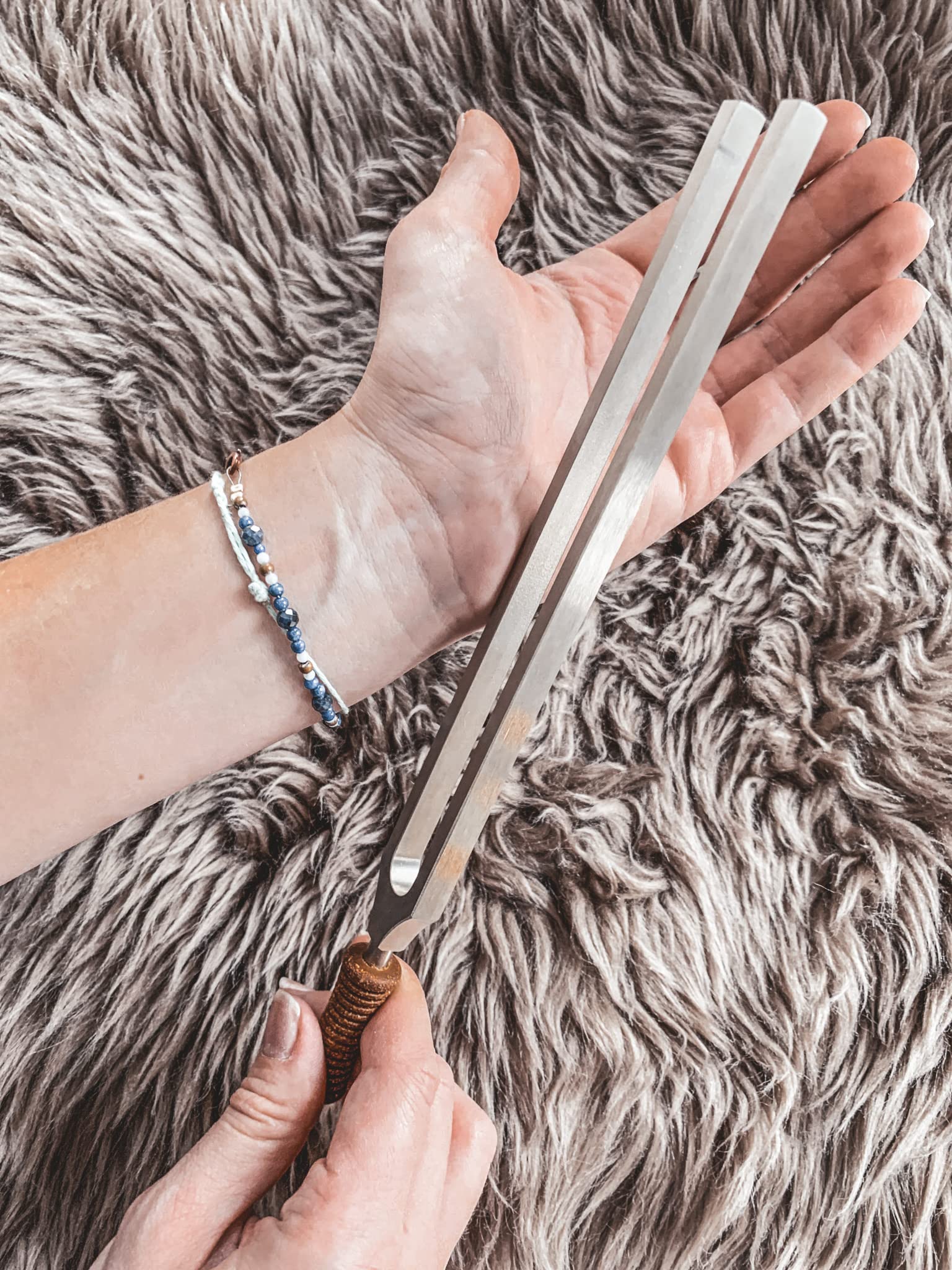 Tenedor de afinación de terapia planetaria, Master - Fabricado en Alemania - 128.00 Hz/C3, para curación de sonido, yoga y meditación, acero niquelado premium con mango ergonómico de corcho
