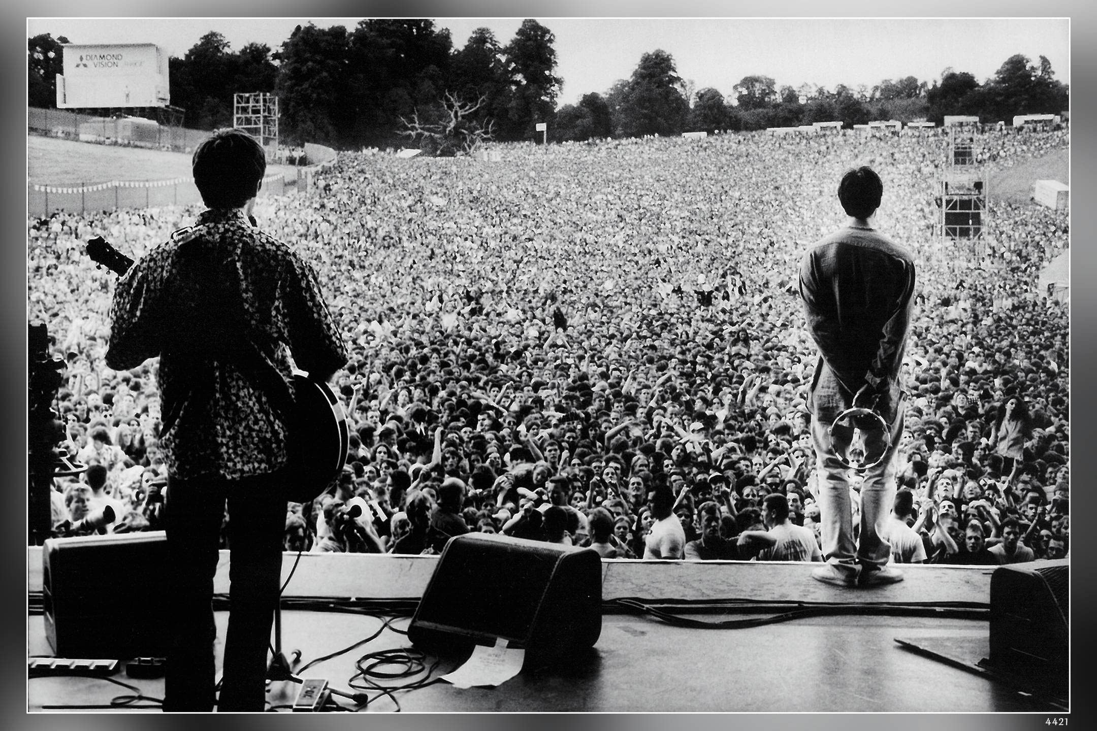 POSTERNEST Oasis Rock Band Poster Matte Finish Paper Print 12 x18 Inch (Multicolor) -4421