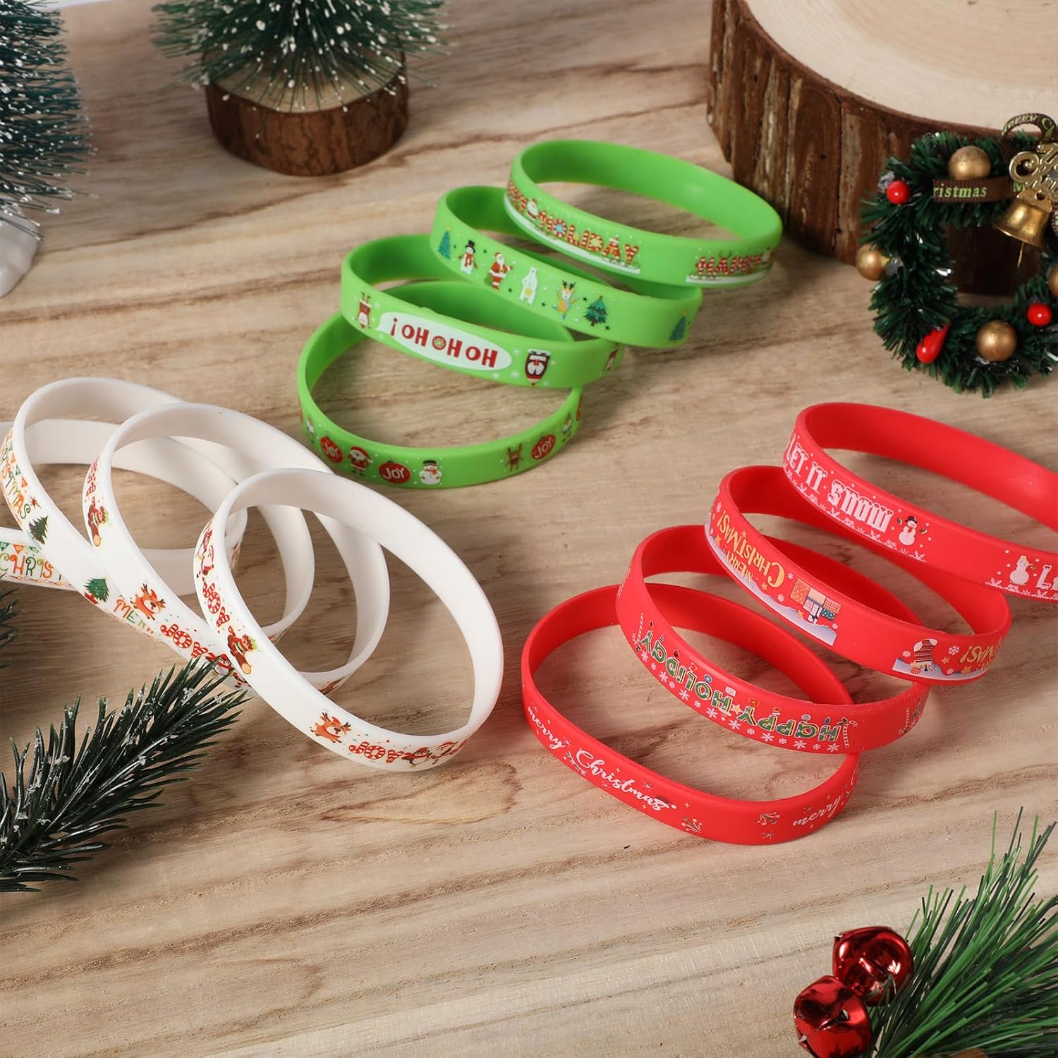 Syhood 300 Pieces Christmas Silicone Bracelets Bulk Xmas Rubber Wristbands Gift for Christmas Party Favors for Kids Adults Stuffers Fillers Classroom Supplies