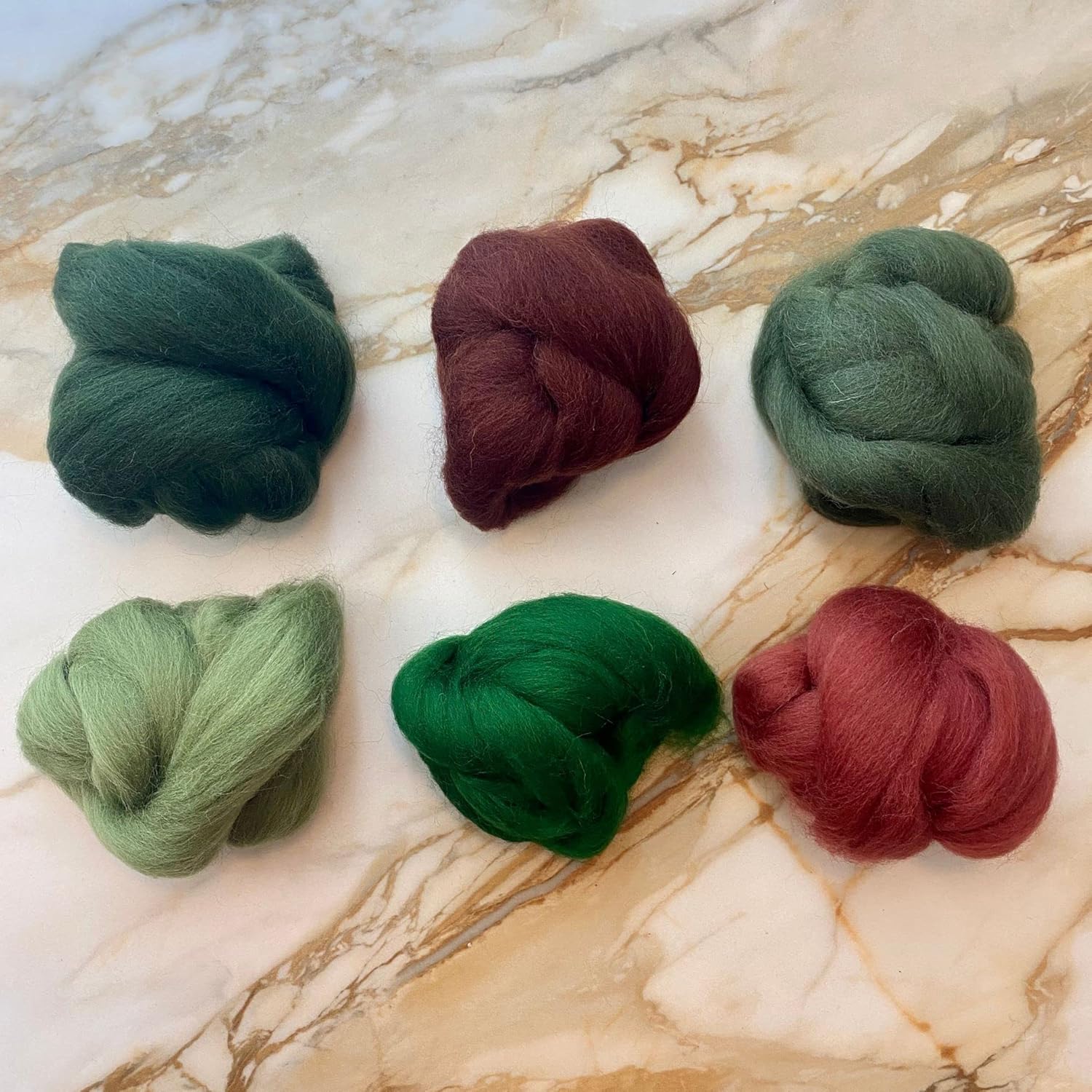 Revolution Fibers Dyed Wool Top | Shetland Collection of Crafting Fibers | Perfect for Spinning, Needle Felting, Wet Felting and Tapestry Wall Hangings (Toasted Terra Cotta)