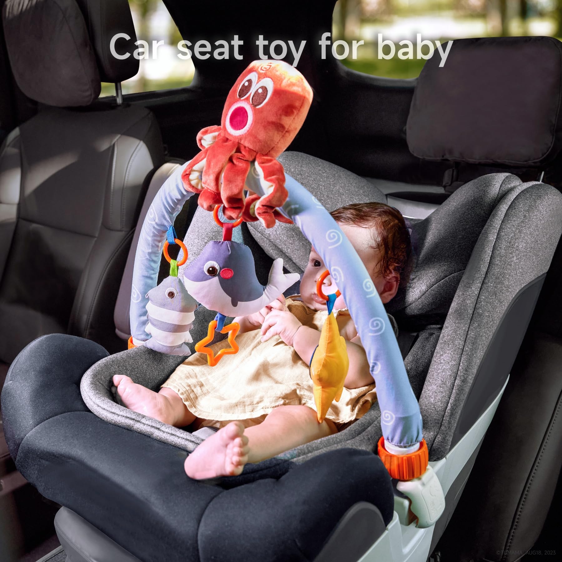 TUMAMA Arco Giocattolo Carrozzina - Barra attività per Culla con 4 Giocattoli Musicali sensoriali, Sospensione per Culla con sonaglio per Bambini, Regali per Bambini da Viaggio e da Gioco
