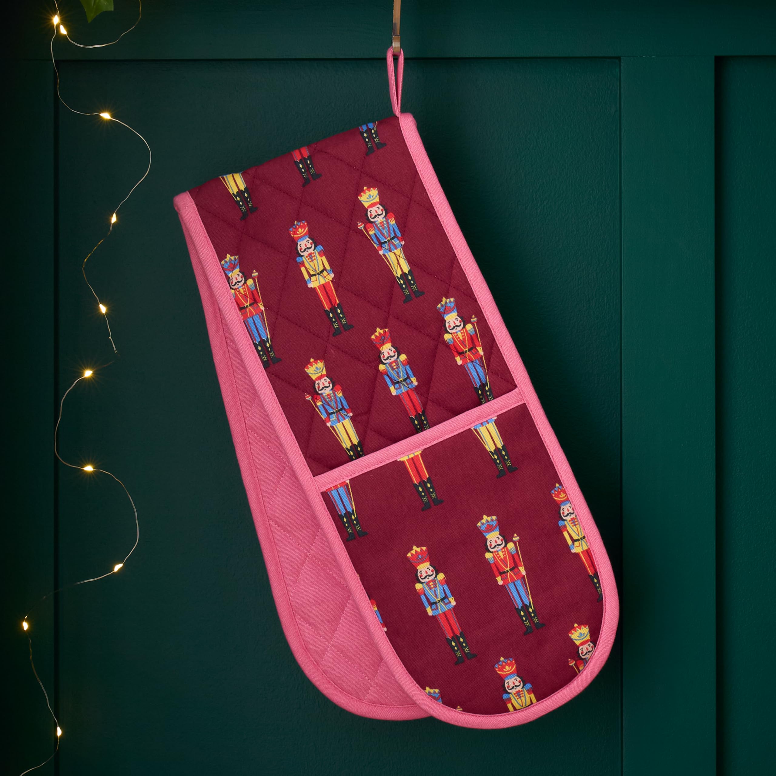 Catherine Lansfield Christmas Nutcracker Kitchen Double Oven Glove Plum