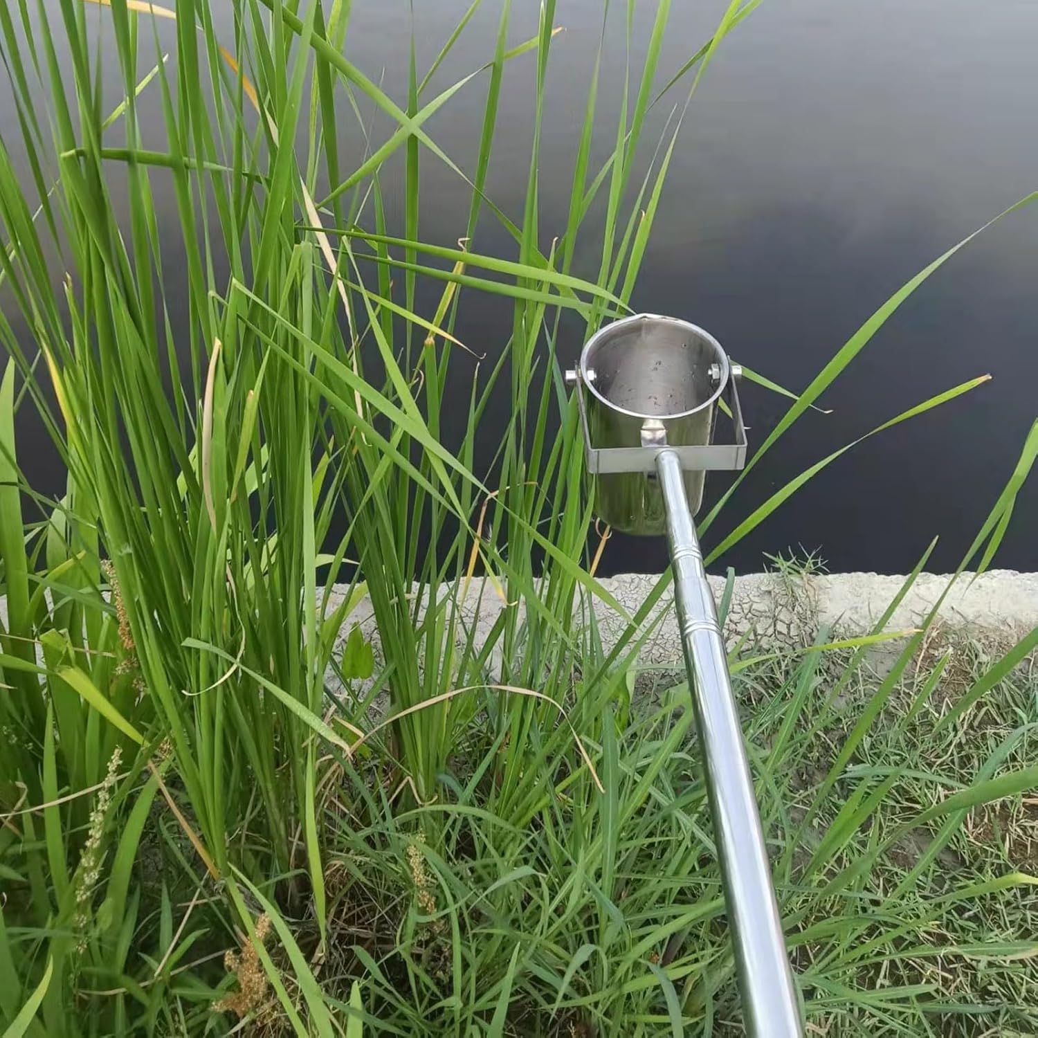 Genérico Muestreador de Agua telescópico de Metal de 500 ml, pértiga de muestreo de líquidos Ajustable con Vaso de precipitados de plástico y Escala, Ideal para análisis de ríos, Lagos y Piscinas, y