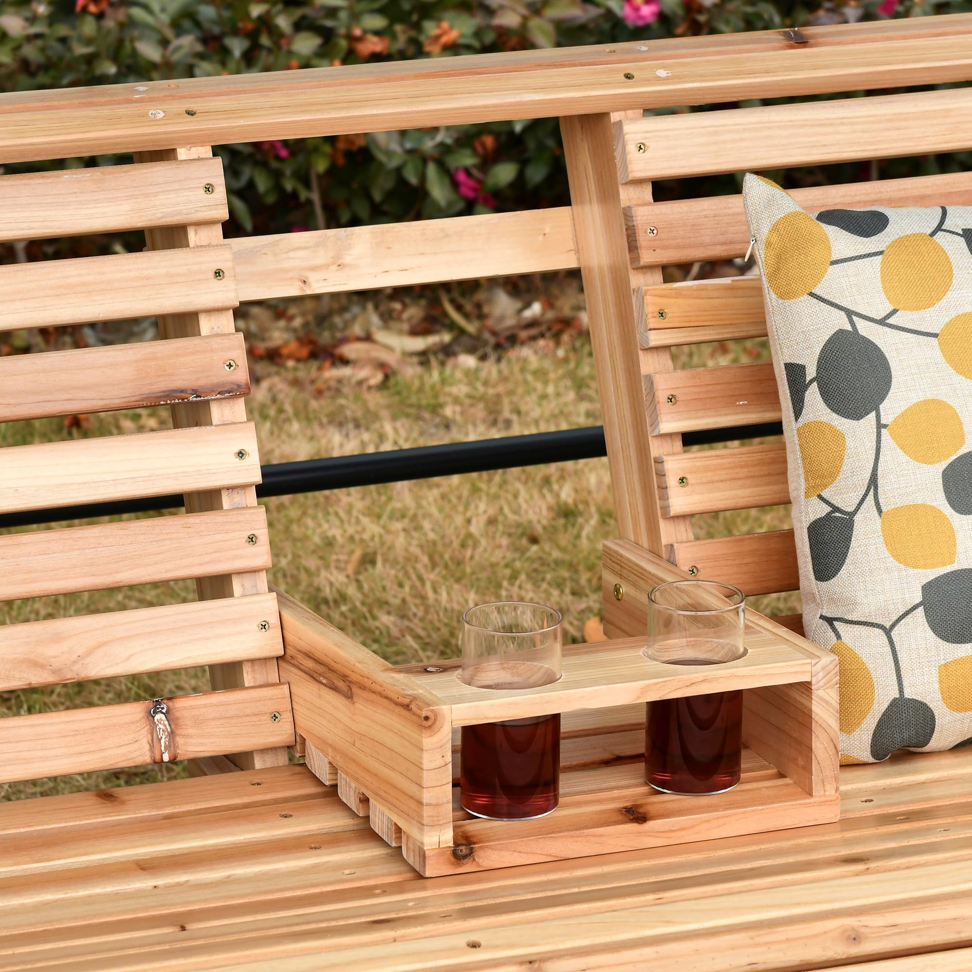 Outsunny Banco Columpio de 2-3 Plazas Banco Colgante de Madera con Mesa de Centro Plegable 2 Portavasos y Reposabrazos Carga 200 kg para Jardín Terraza Balcón 150x75x53 cm Natural