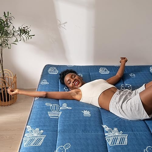 Miniatura 8 de MAXYOYO Colchón Futón de Tamaño Completo con Patrón de Cactus Gris, Cubrecolchón Acolchado para Cama, Almohadilla de Dormir Plegable Extra Gruesa,
