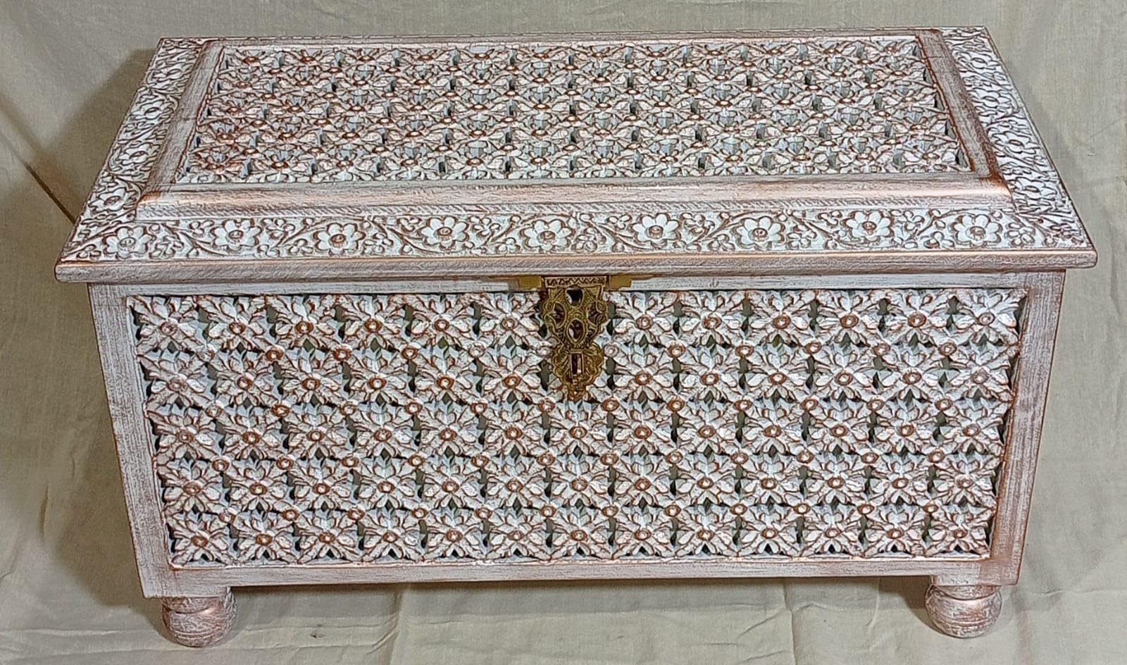 Decorative Mango Wood Storage Box with Intricate Floral Pattern, Vintage Style Handmade Jewelry Chest, Antique White Finish-image-14