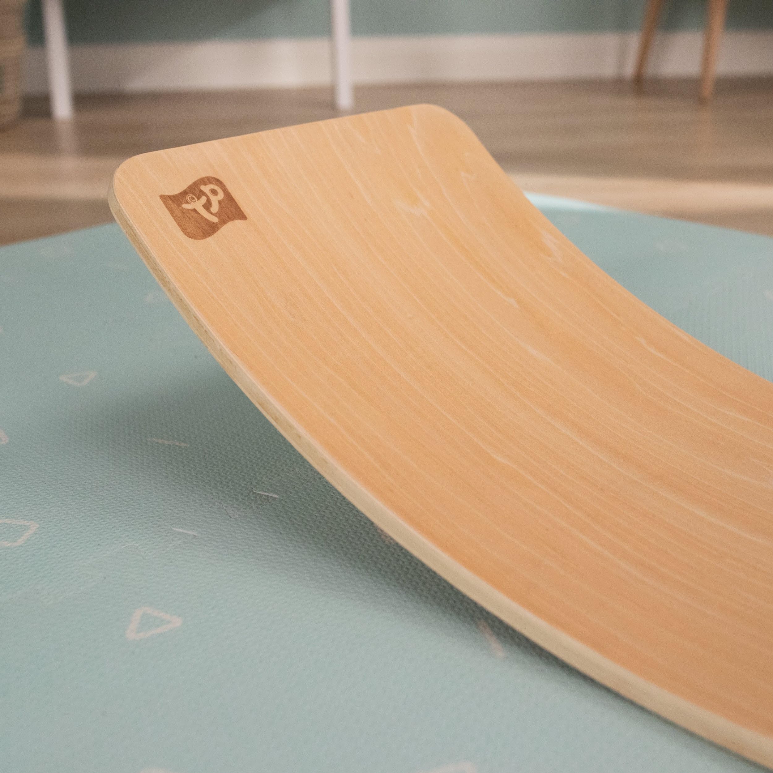 TP Toys Planche d’Équilibre en Bois FSC Active-Tots – Montessori Dès 12 Mois – Développe Motricité, Équilibre et Confiance – Design Épuré – Usage Domestique – 81 x 30 x 18 cm