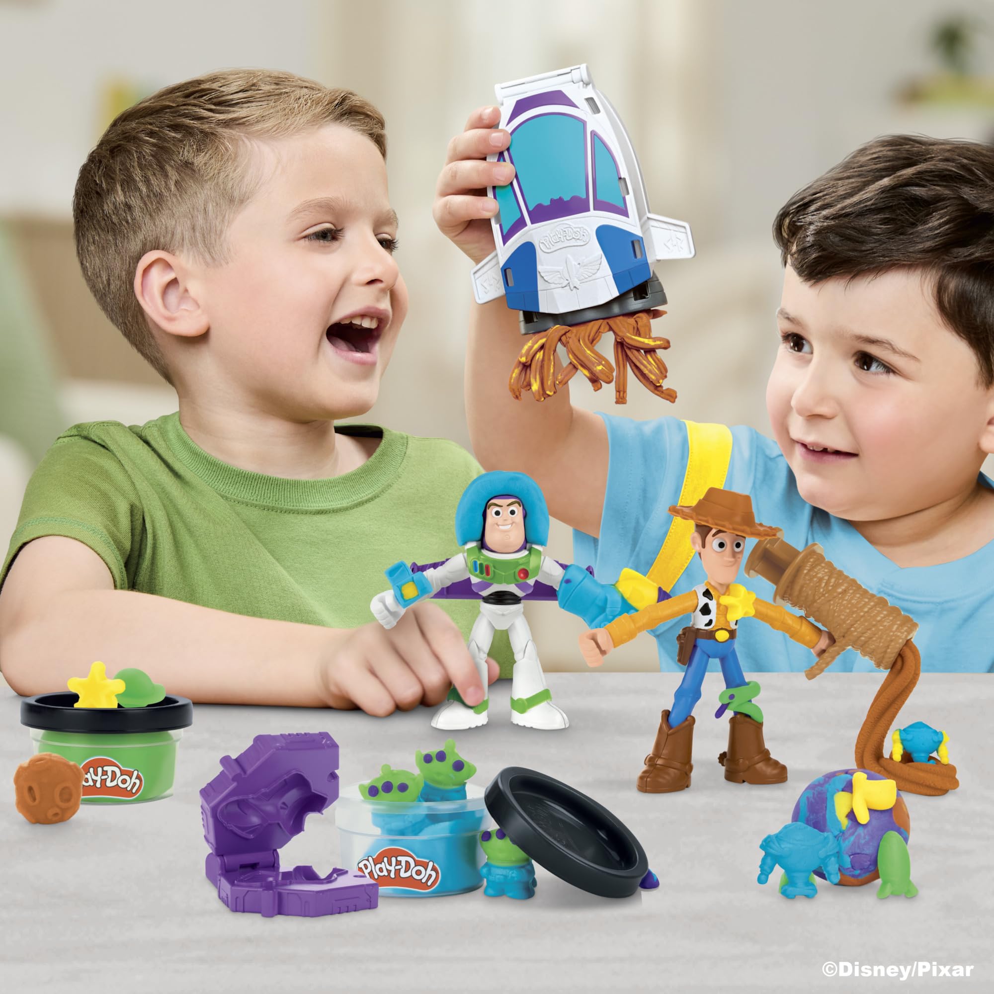 Zestaw do zabawy Play-Doh Toy Story Kosmiczne kreacje, zabawy plastyczne, zabawki Disneya dla dzieci w wieku od 4 lat