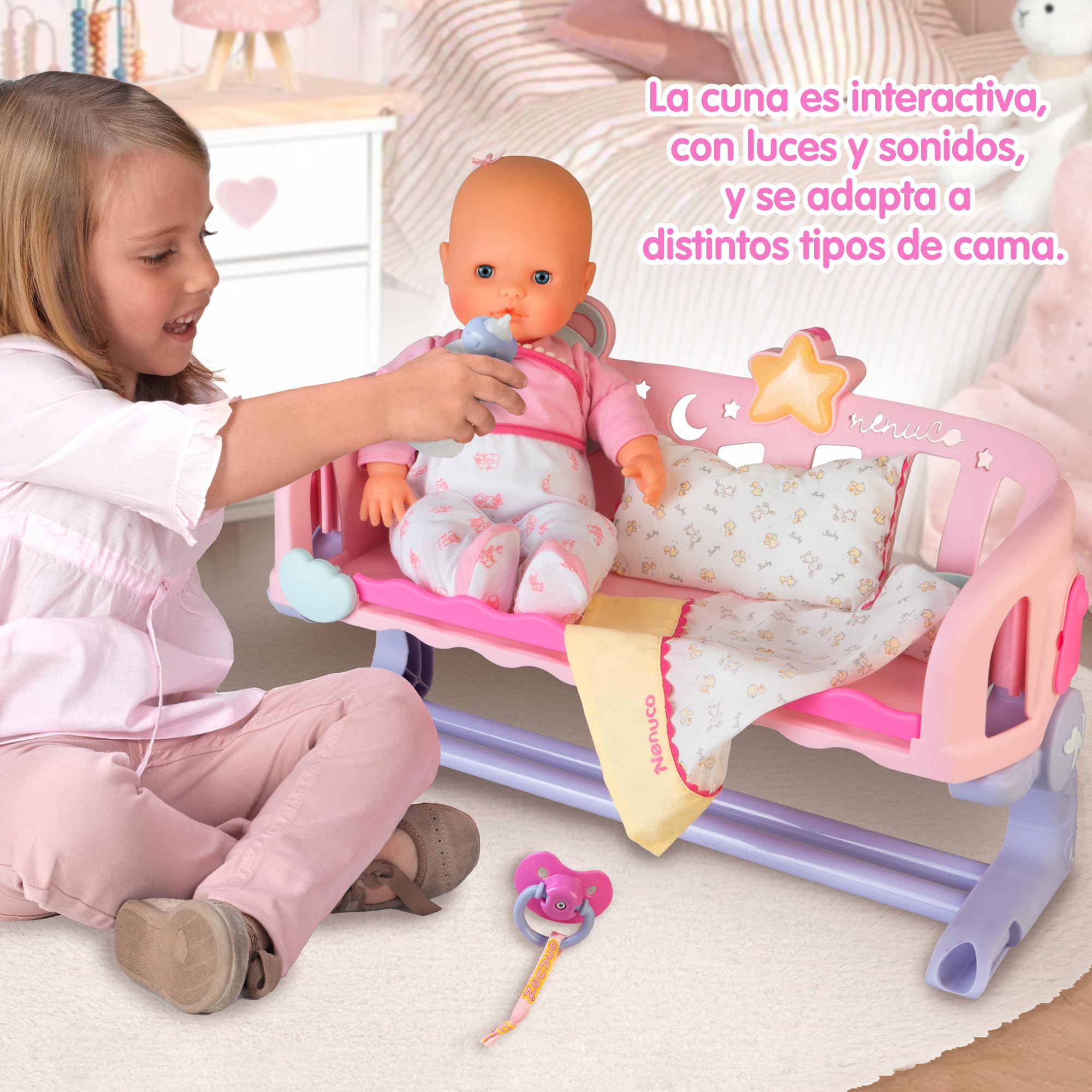 Nenuco - Dormi con me, culla 3 in 1 con bambola da 35 cm e corpo morbido, include ciuccio, biberon, copertina e stella con luci e suoni, si adatta a qualsiasi letto, +2 anni, Famosa (NFND1000)
