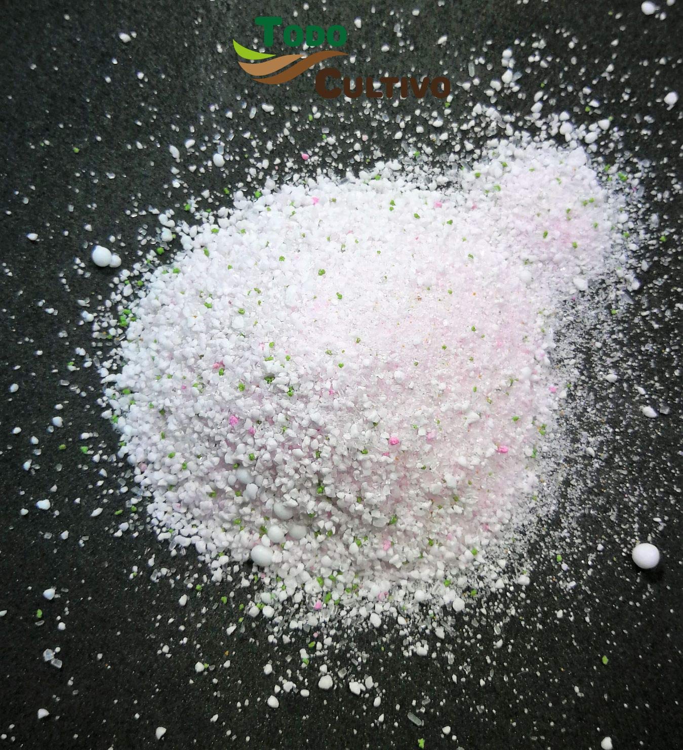 ENGRAIS HYDROSOLUBLE POUR L'IRRIGATION. NPK 20-20-20 AVEC MICRO NUTRIENTES. 5 KG. ENGRAIS COMPLET POUR PLANTES. TC ROJO