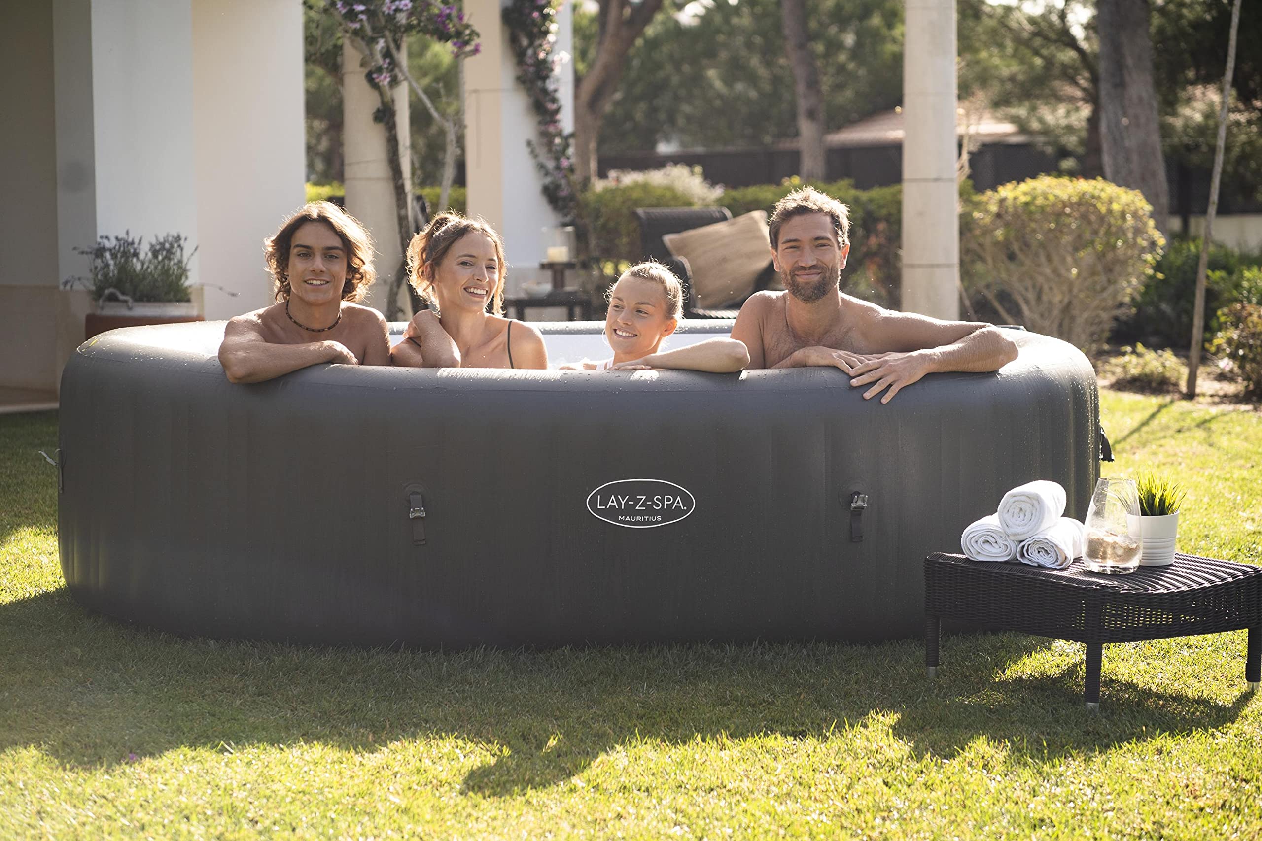 Bestway® Lay-Z-SPA® Whirlpool Mauritius AirJet™ 270 x 180 x 71 cm, oval