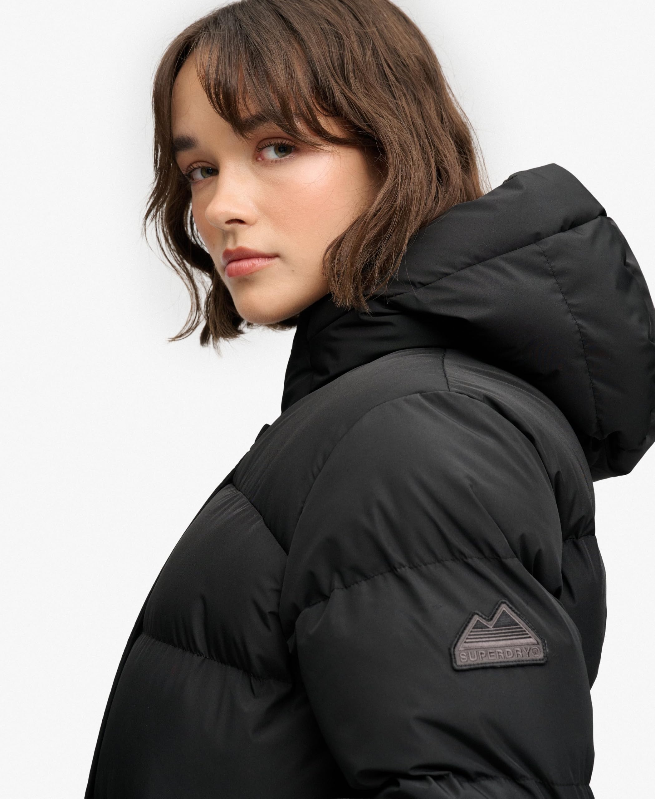 Superdry Damen Sportliche, mittellange Steppjacke mit Kapuze