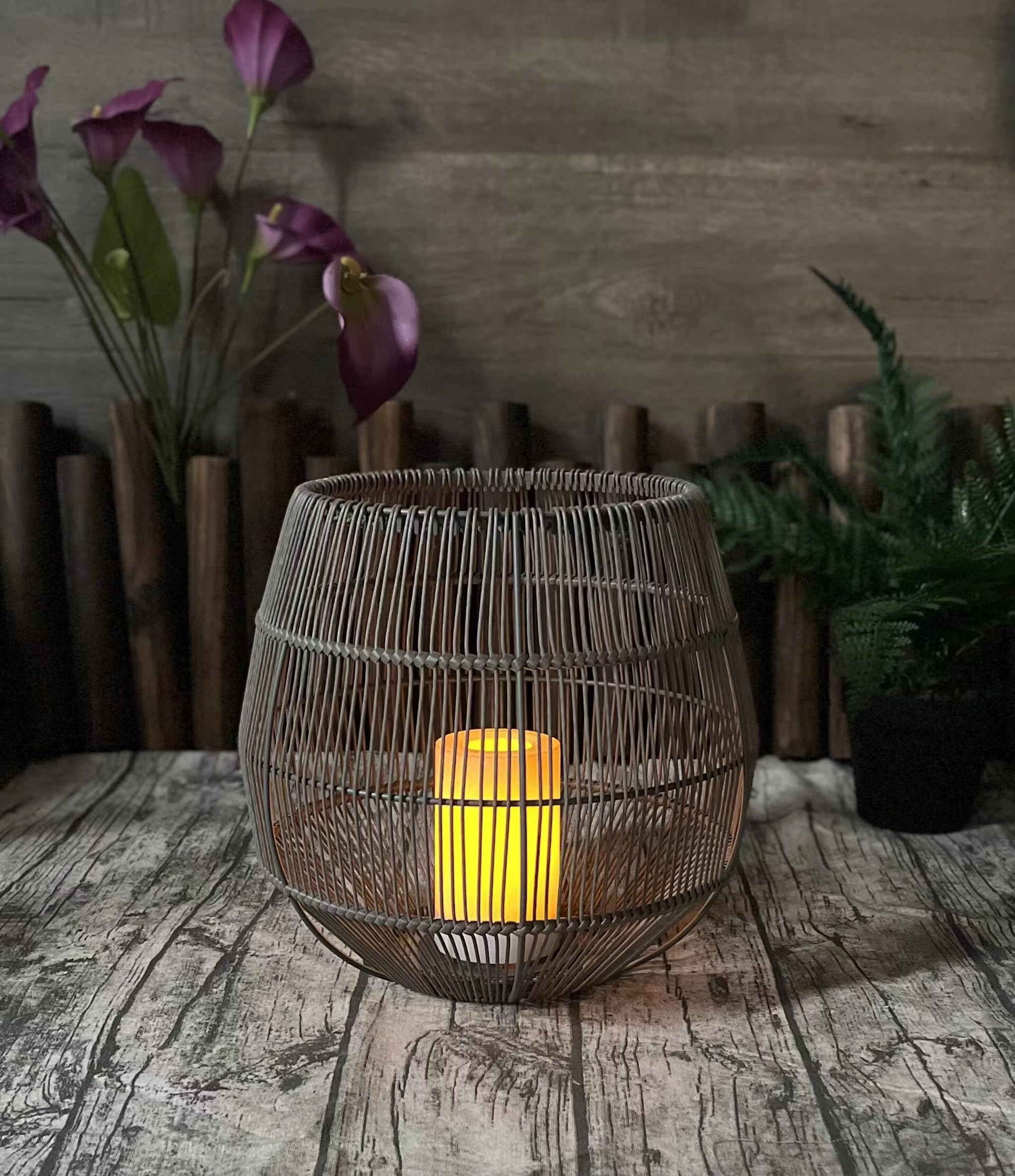 Latarnia solarna ze świecą LED, do użytku na zewnątrz, z polirattanu, 28 cm, lampa solarna, lampa solarna, lampa rattanowa, bezprzewodowa, lampa stołowa na zewnątrz