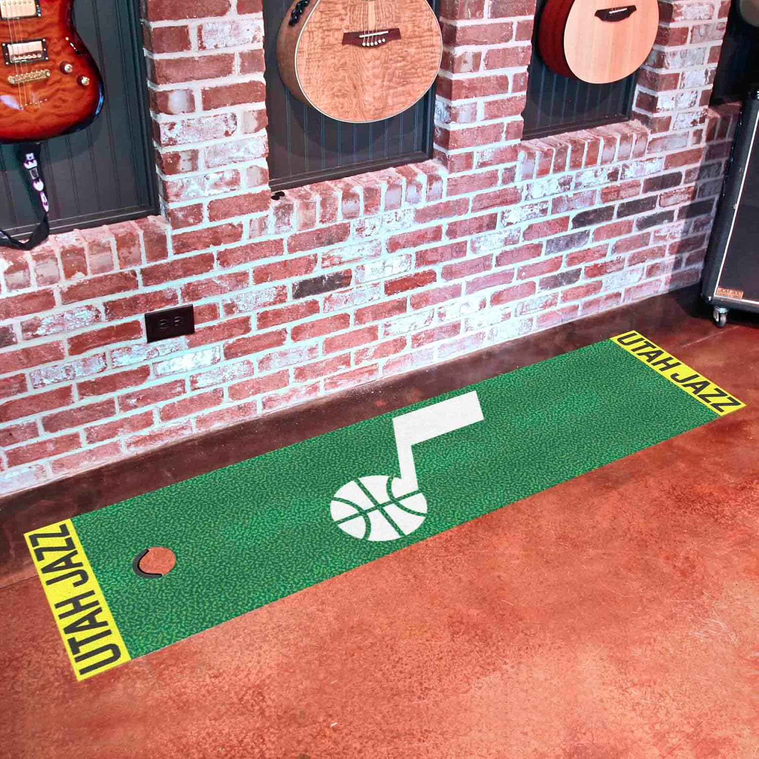 FANMATS NFL Unisex-Adult Putting Green Mat