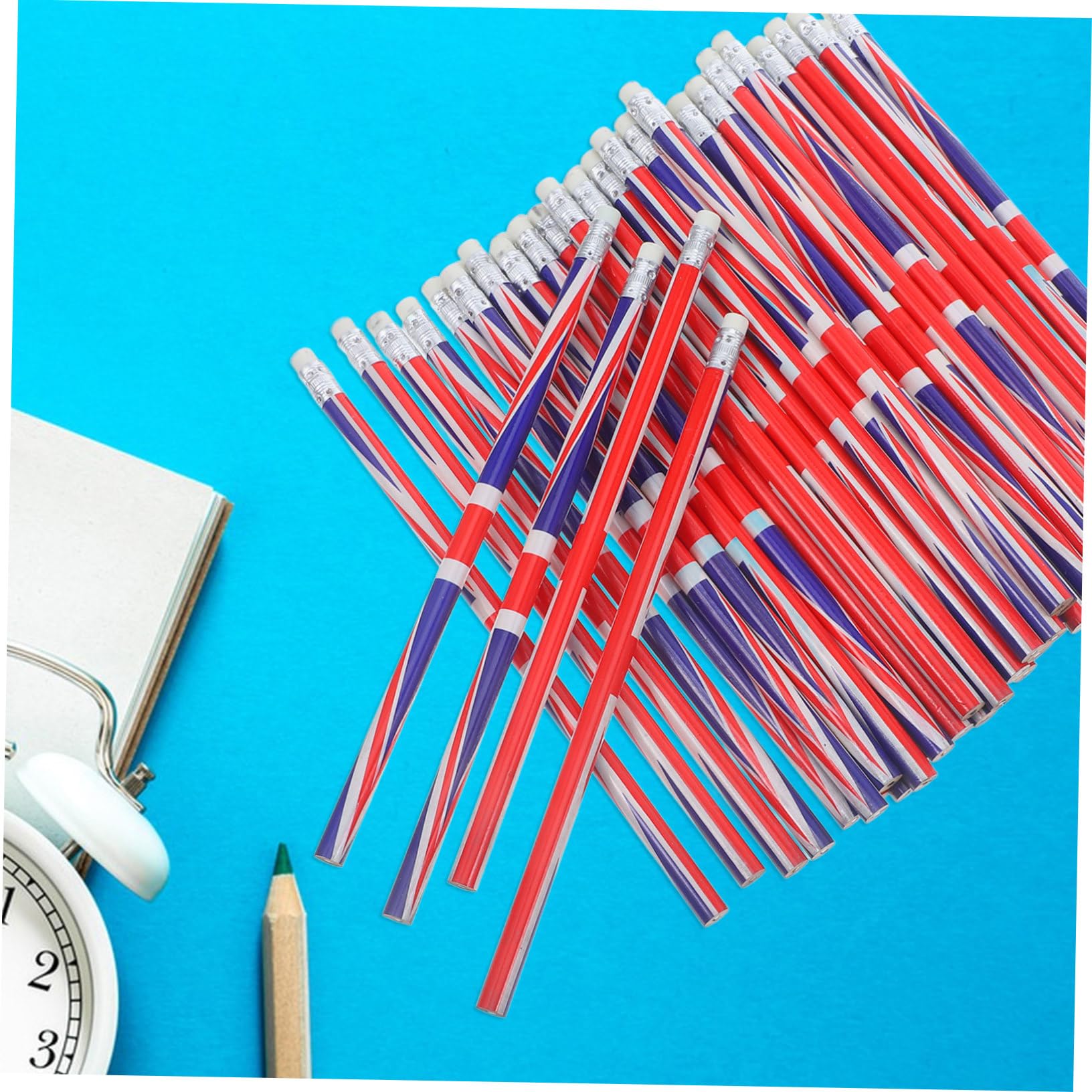 Housoutil 120 pièces Lot de Crayons à Bois avec Gomme Motif Drapeau Anglais Crayons Décriture Portables pour École Bureau et Fêtes