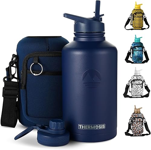 THERMOSIS Botella de agua de 64 onzas con pajilla, botella de agua de medio galón con apertura de boca ancha y 2 tapas. Incluye soporte para botella