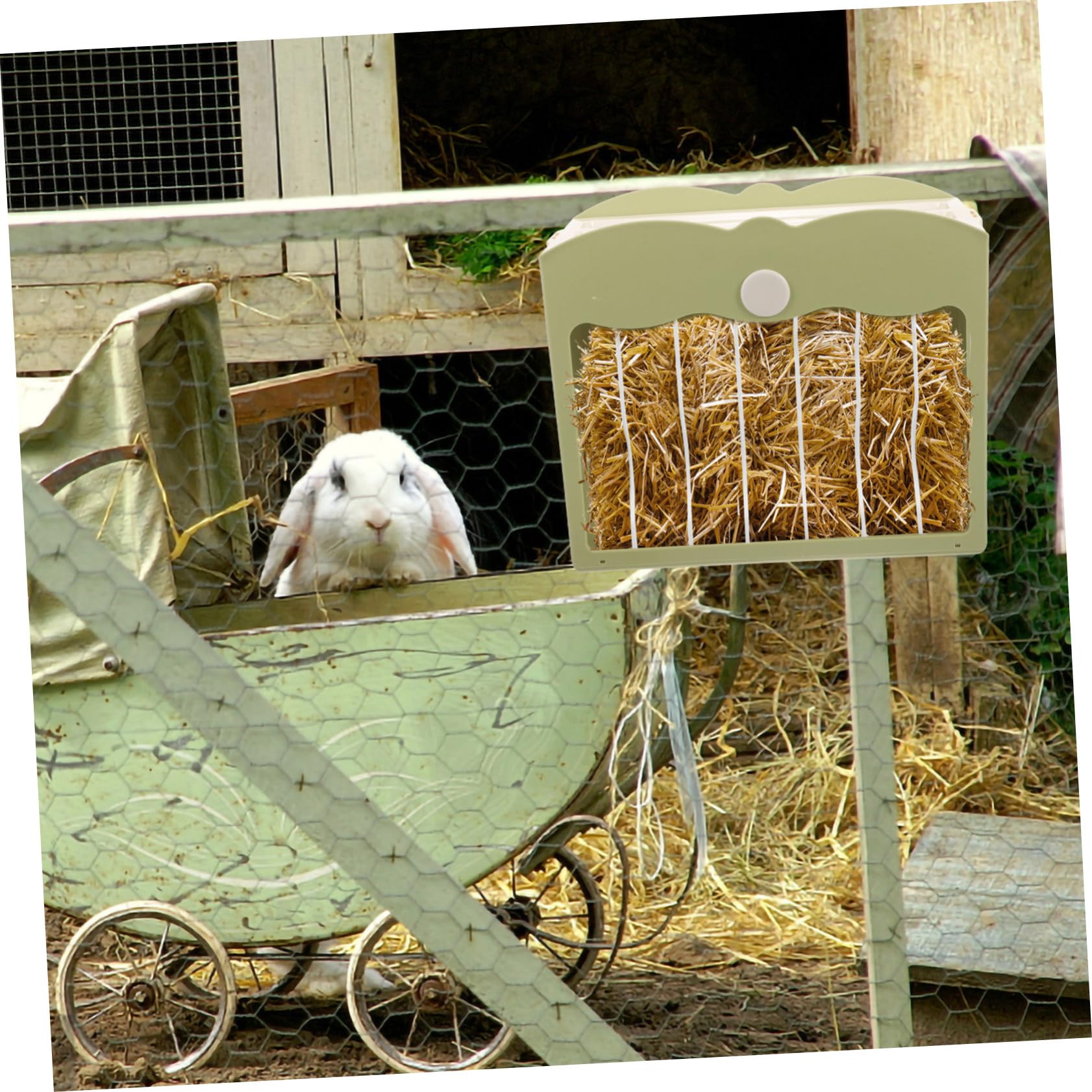 BESTonZON Kaninchen Futterspender aus Kunststoff und Hängender Futterhalter für Kleintiere Robust und Langlebig Verhindert Futterverschwendung Geeignet für Kaninchen Hamster und