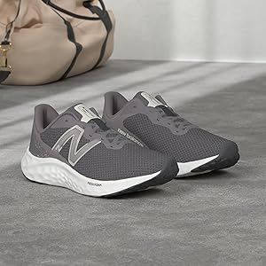 New Balance Women's Fresh Foam Arishi V4 Running Shoe