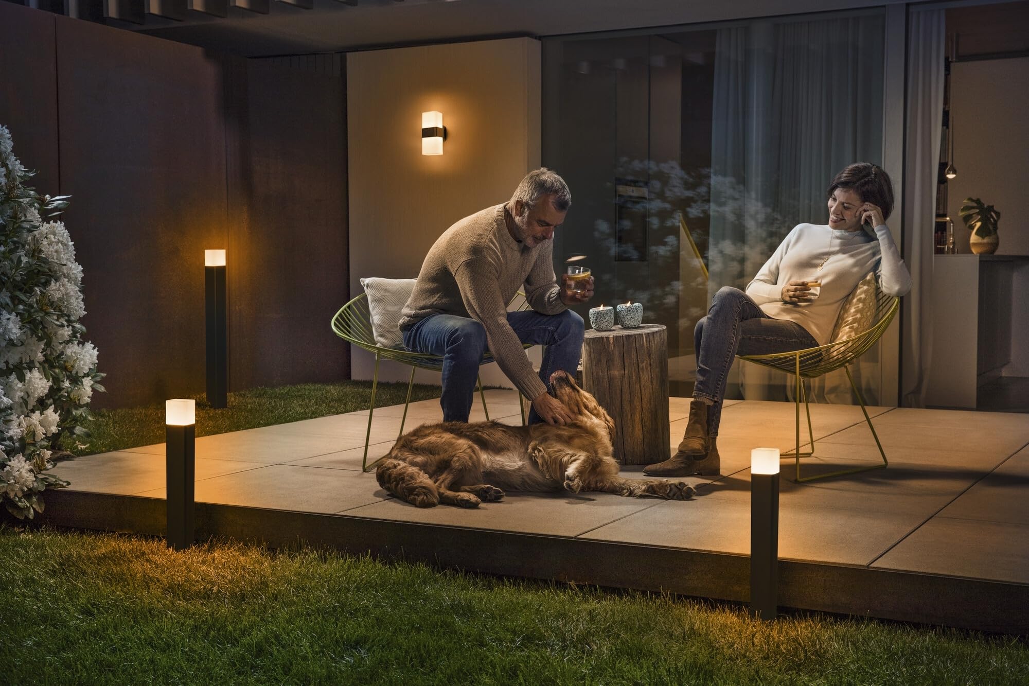OSRAM SMART+ WiFi Cubo Su/Giù Applique LED Grigio scuro, 14W, 950lm, RGB+W 3000K, WiFi, Alexa, IP44 Esterno