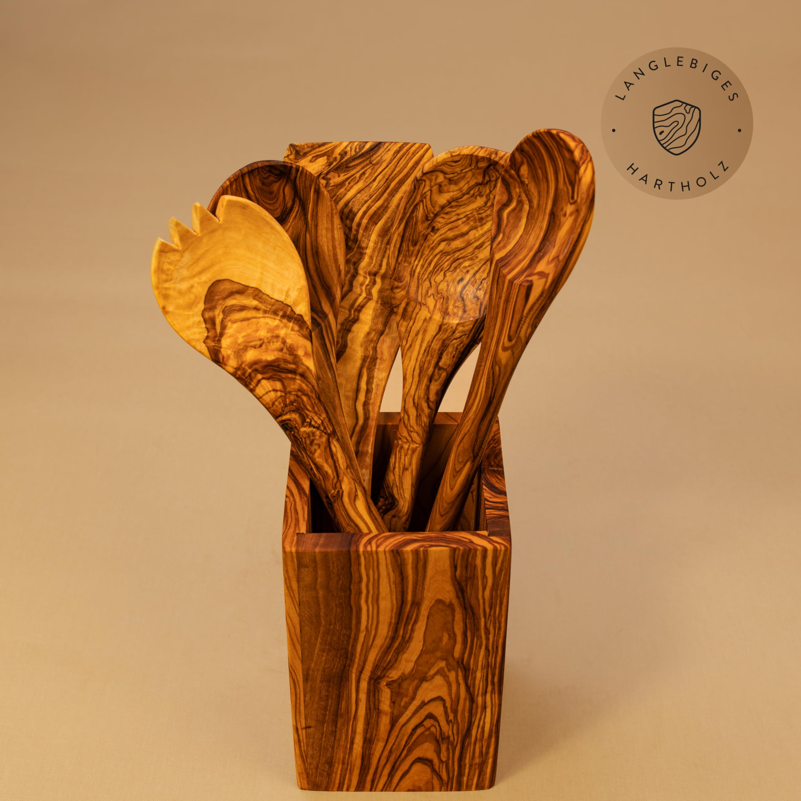 DAS OLIVENHOLZBRETT®Besteckhalter/Köcher eckig 16cm+5er Set Zubehör 30cm | Pfannenwender/Kochlöffel, Löffel mit Ecke + Salatbesteck Olivenholz / Holzlöffel Küchenutensilien/ Kochlöffel Set 30cm