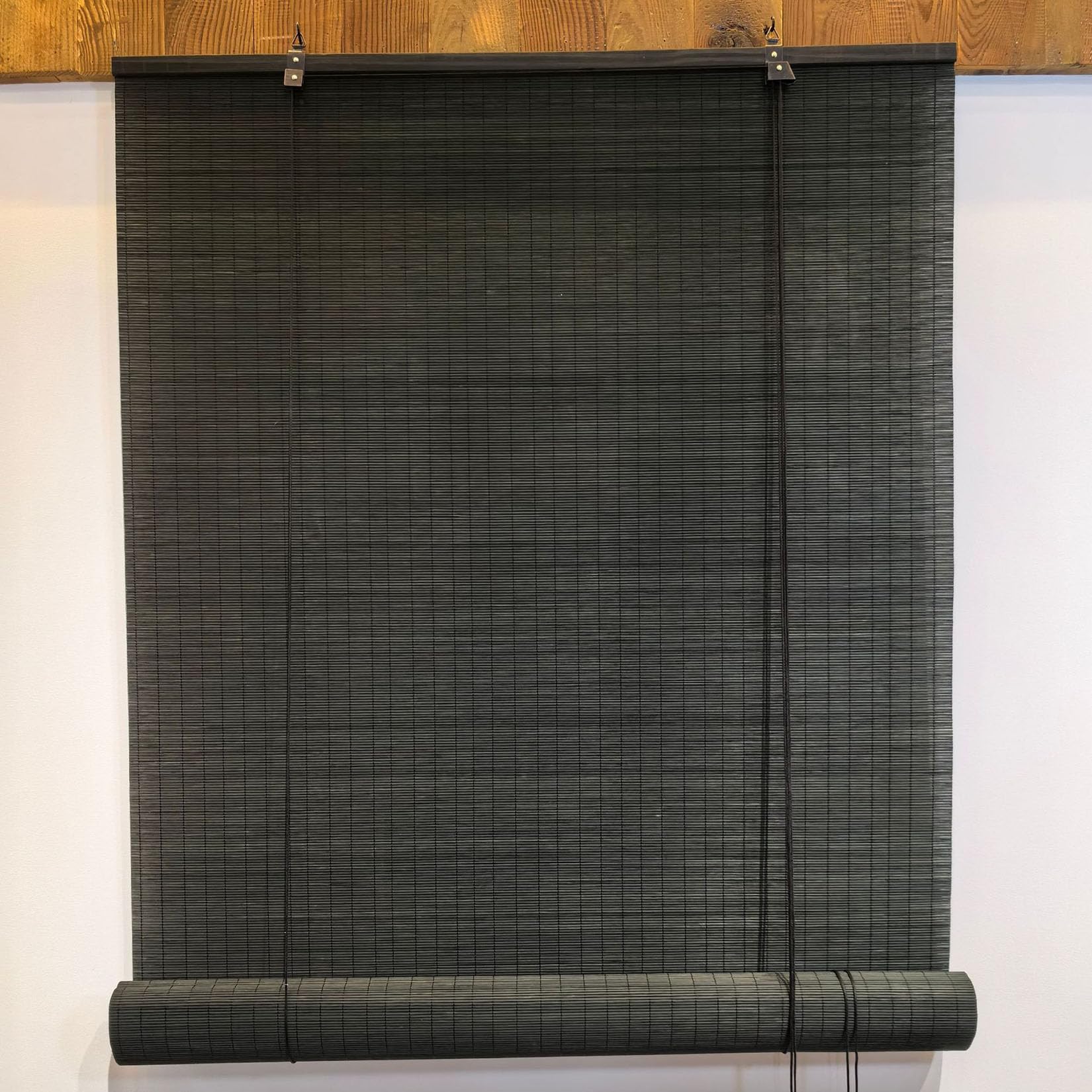 Store enrouleur exterieur noir occultant protection solaire fenetre balcon 130x240