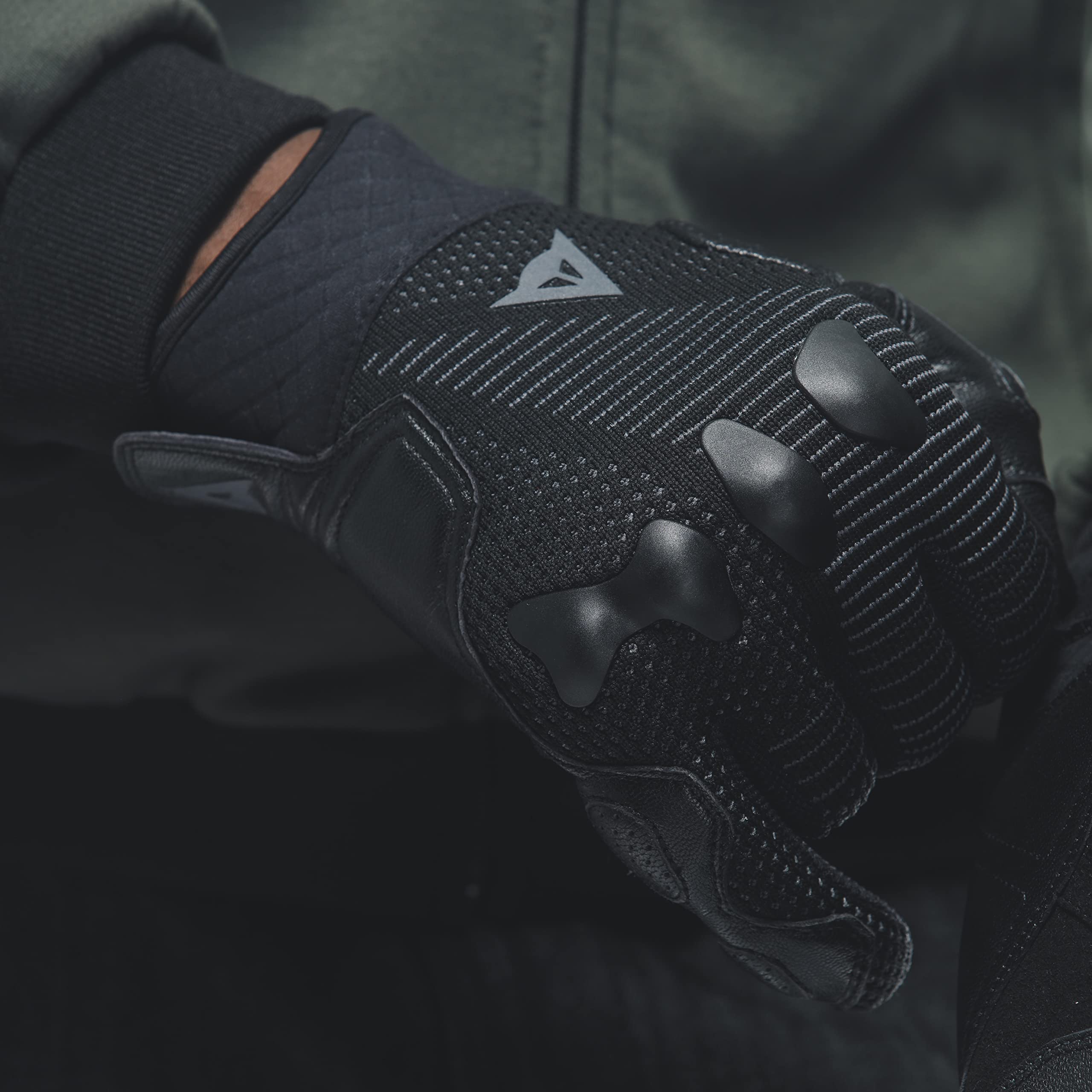 Dainese - Unruly Ergo-Tek Gloves, Guantes de Moto para Hombre, Tejido sin Costuras, Refuerzos de Cuero, Protección de Nudillos, Pantalla Táctil, Negro/Antracita, XL