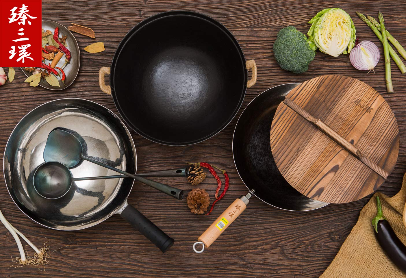 ZhenSanHuan Handgehämmerter Eisen-Wok mit flachem Boden, induktionsgeeignet, 32 cm im Durchmesser, Eisen-Wok mit zwei Haltegriffen aus Holz