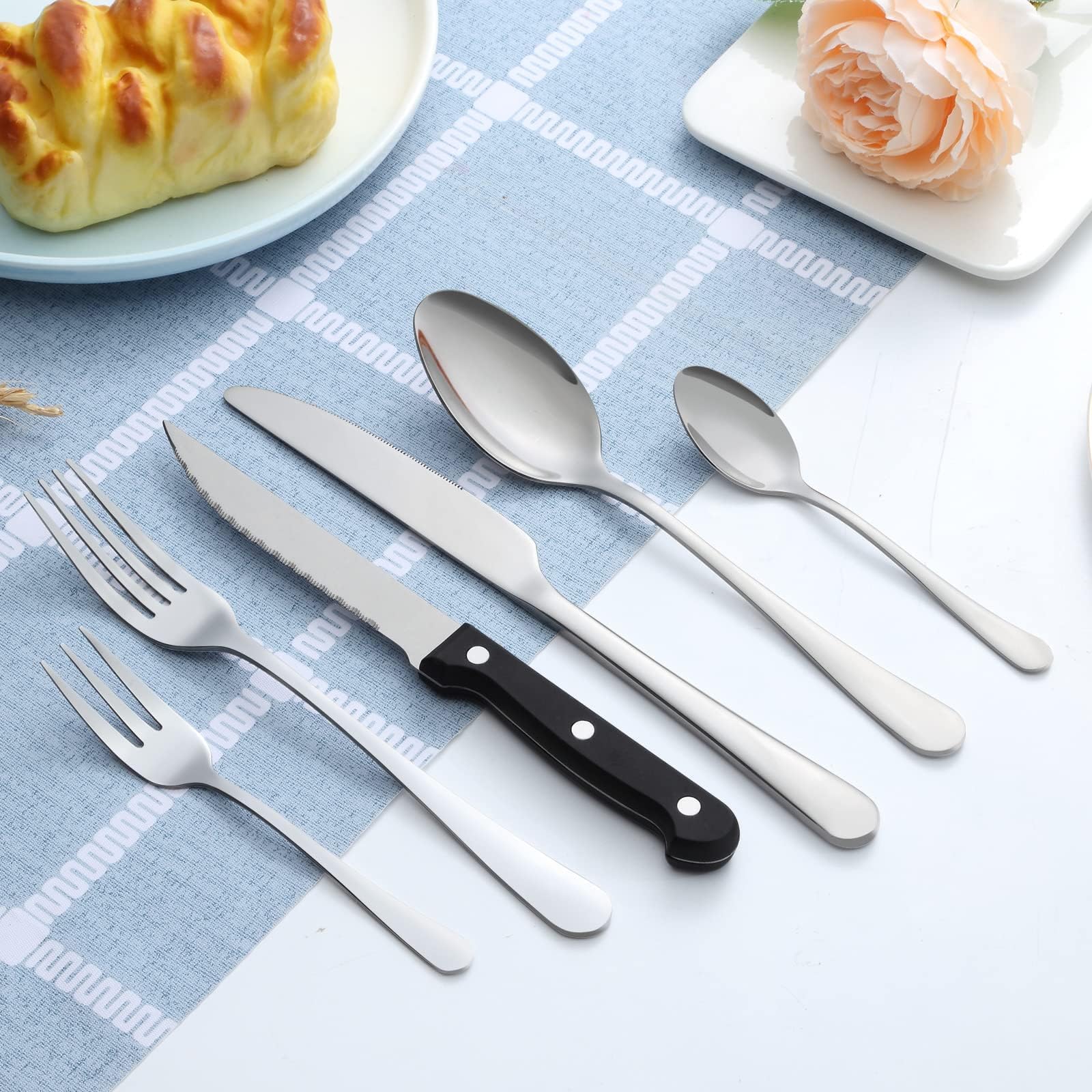 BEWOS set posate da 72 pezzi con coltelli da bistecca per 12 person, posate in acciaio inox per la cucina, set di coltelli, cucchiai, forchette con lucidatura a specchio, lavabili in lavastoviglie