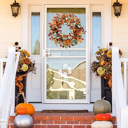 Miniatura 9 de Sggvecsy Corona de Navidad artificial de 19 pulgadas para puerta delantera, corona de orejas de cordero flocado con bayas rojas, agujas de pino,