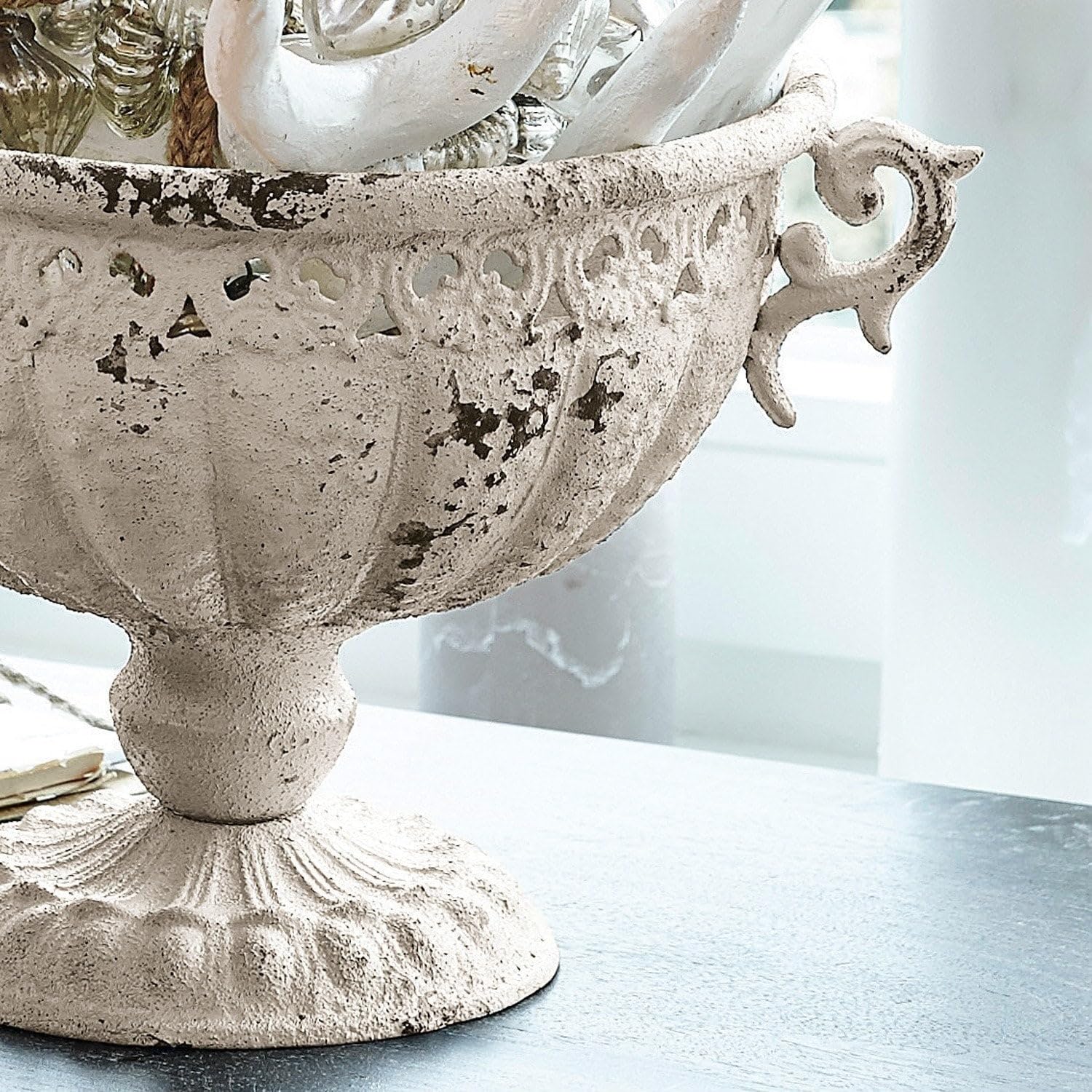 Loberon Amphore Vescemont, Patina Wirkt Authentisch Antik, Kunstvoll Verziert, Dekoration, Wohn-Accessoire, Blumengefäß, Blumenvase, Eisen, antikcreme