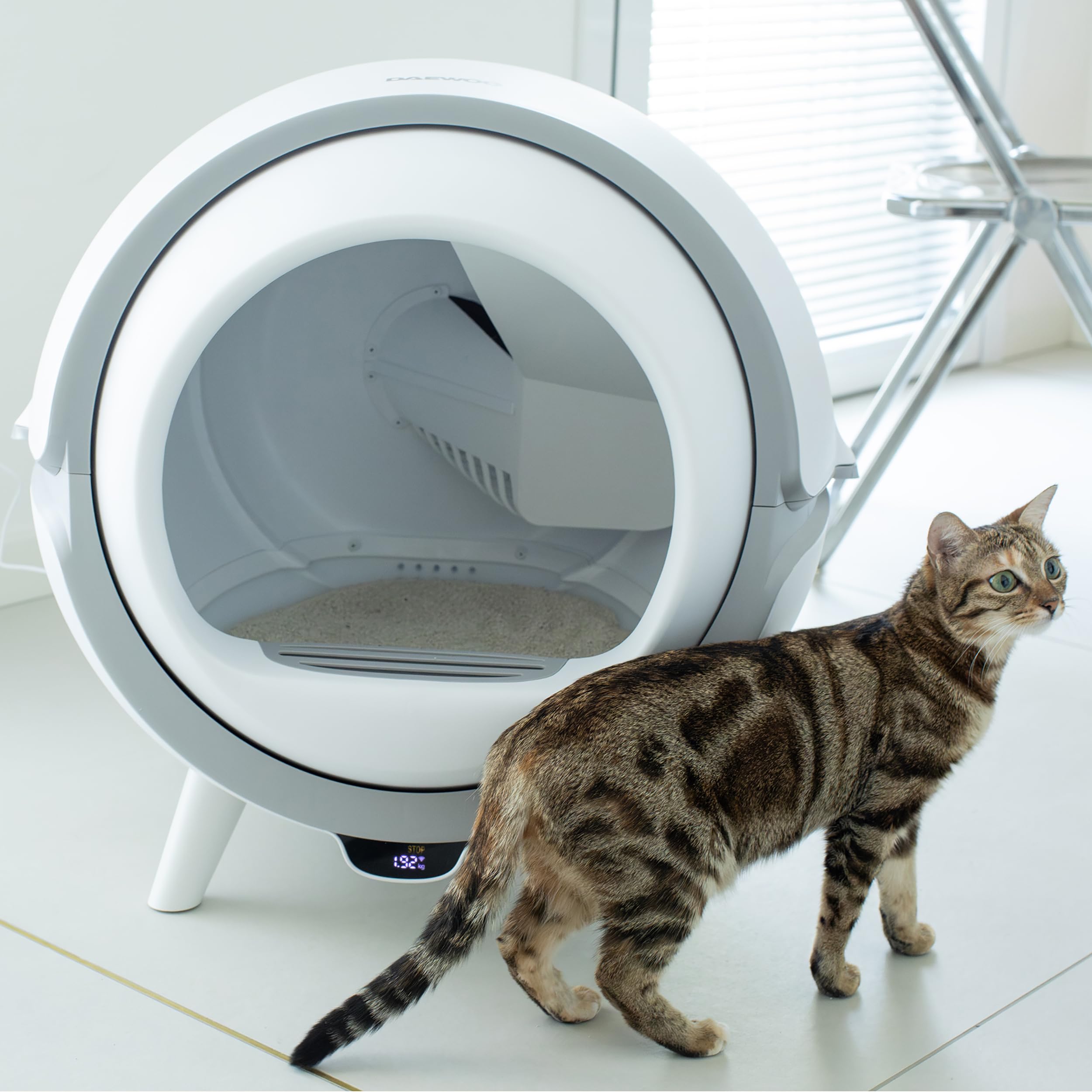 Daewoo - Lettiera Gatto Autopulente Smart 4L con Coperchio, con Sensore di Peso di Rilevamento Animale e Controllo Remoto tramite App TUYA, Silenziosa, Display LED, Cani e Gatti Accessori