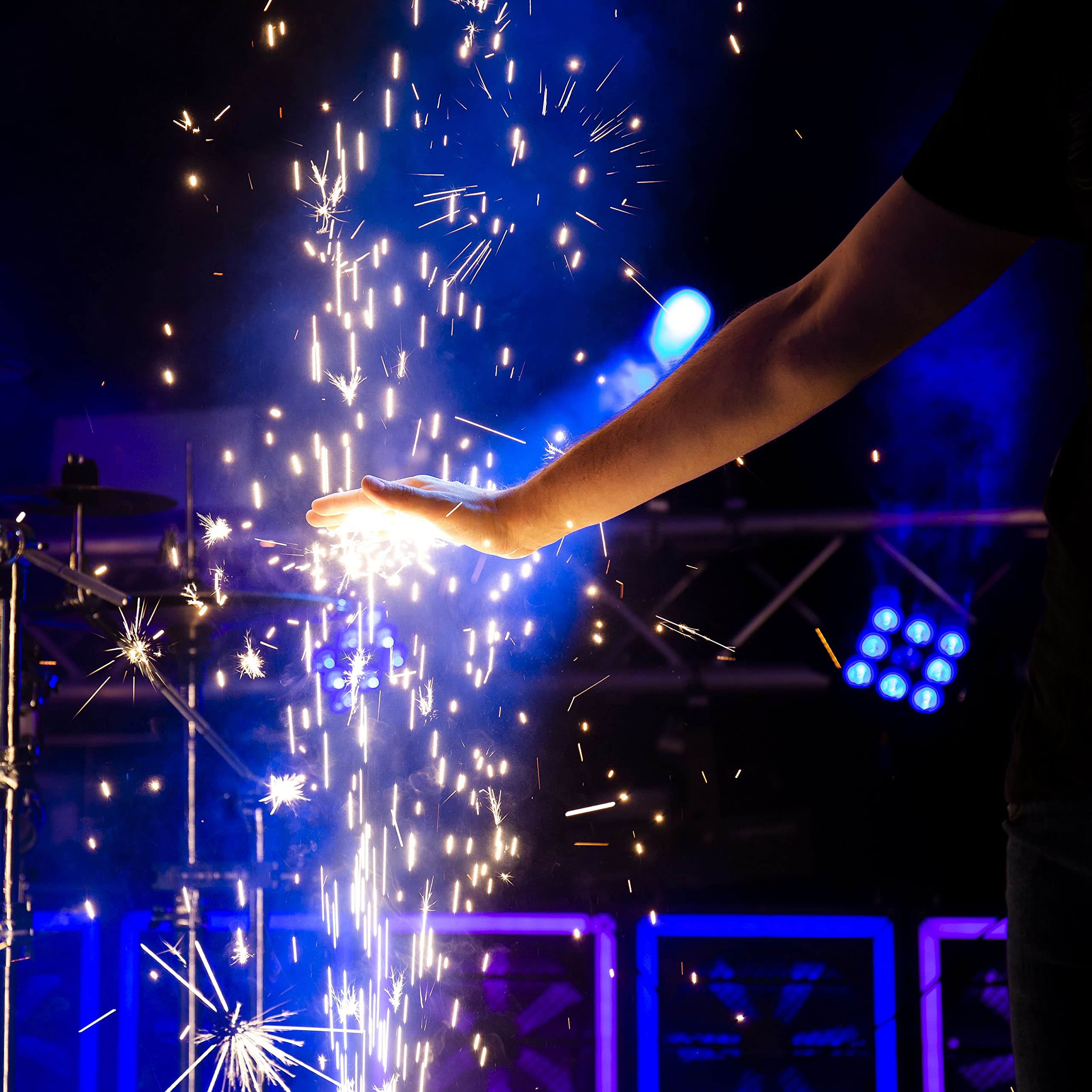 VECTOR Spark UP! Funkeneffektmaschine, Indoor Spark Effect, Effektmaschine, DMX- und Fernsteuerung, 650W, selbstreinigend, Aluminiumgehäuse