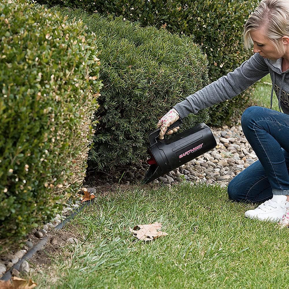 EarthWay EarthShaker 4LB (1.8KG) Capacity Hand Spreader with Four Option Selector Dial Lid for Fertilizer, Ice Melt, Rock Salt, Grass Seed, and More Includes Removable Lid for Easy Refilling