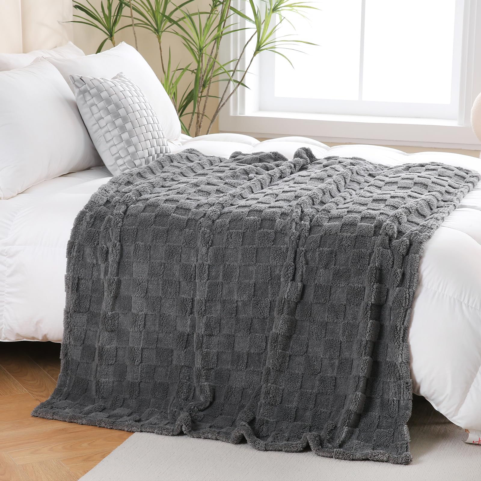 Linecooo Grey Fleece Throw Blanket 60โร80โ Checkered Design for Couch โ image 1