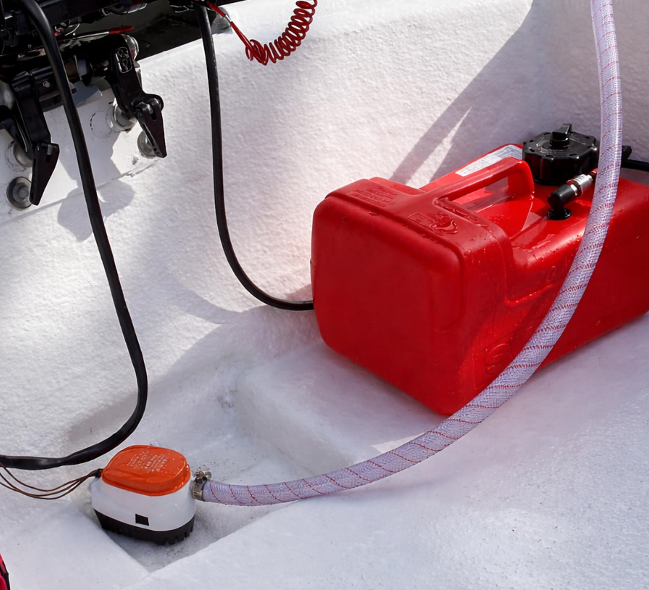 Seaflo Automatic Submersible Boat Bilge Water Pump 12v 750gph Auto with Float Switch-new by Seaflo