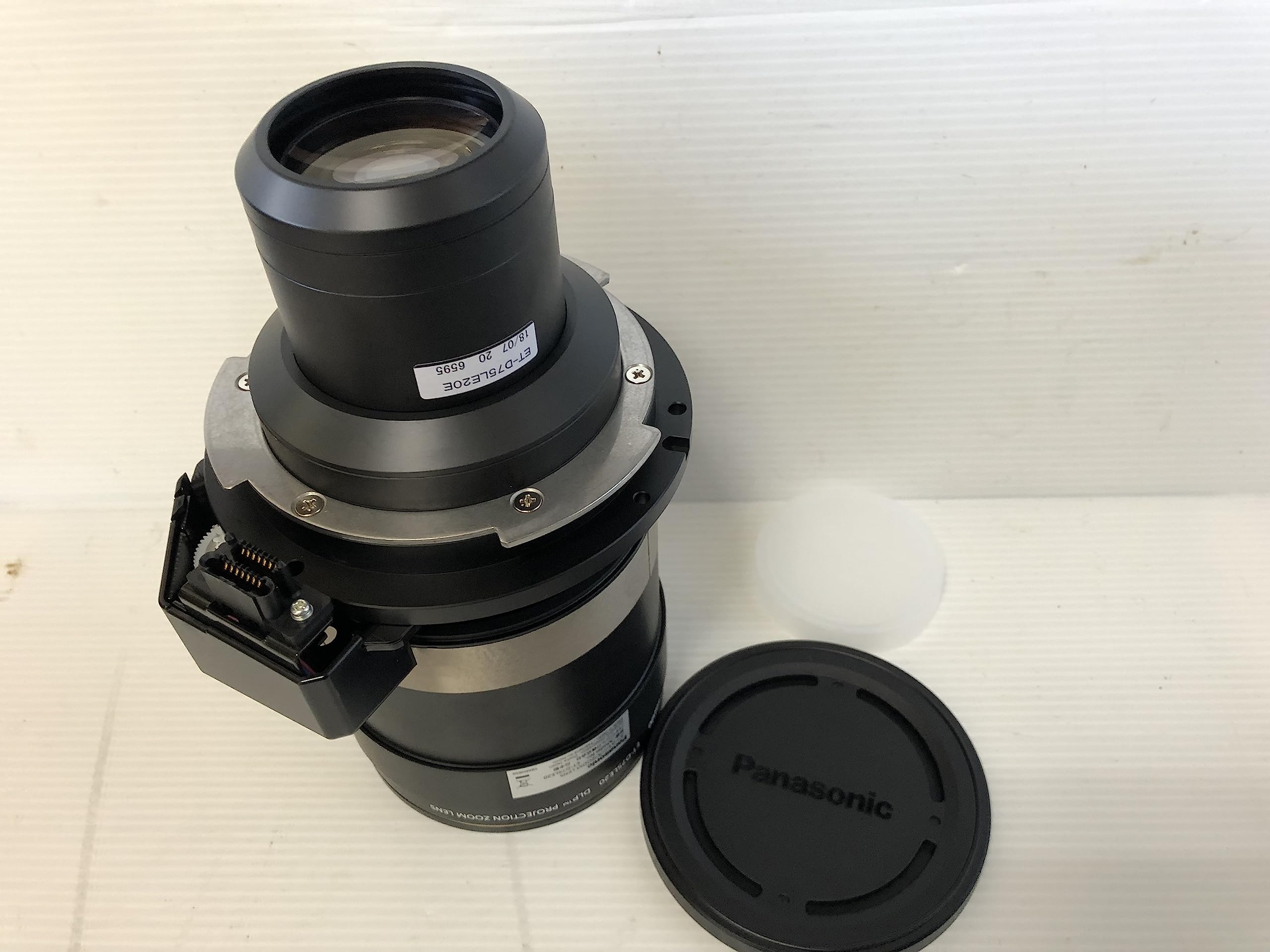 Amazon.com: Panasonic ET-D75LE20 35 mm - 50.90 mm f/2.5 Zoom Lens