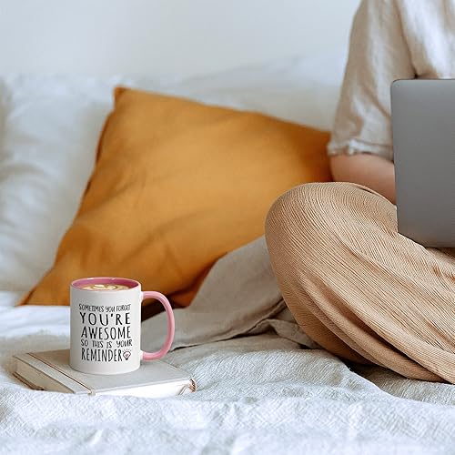 Miniatura 4 de YHRJWN - Taza de café Sometimes You Forget You're Awesome - Regalos inspiradores de amistad de cumpleaños para mujeres, compañeras de trabajo,