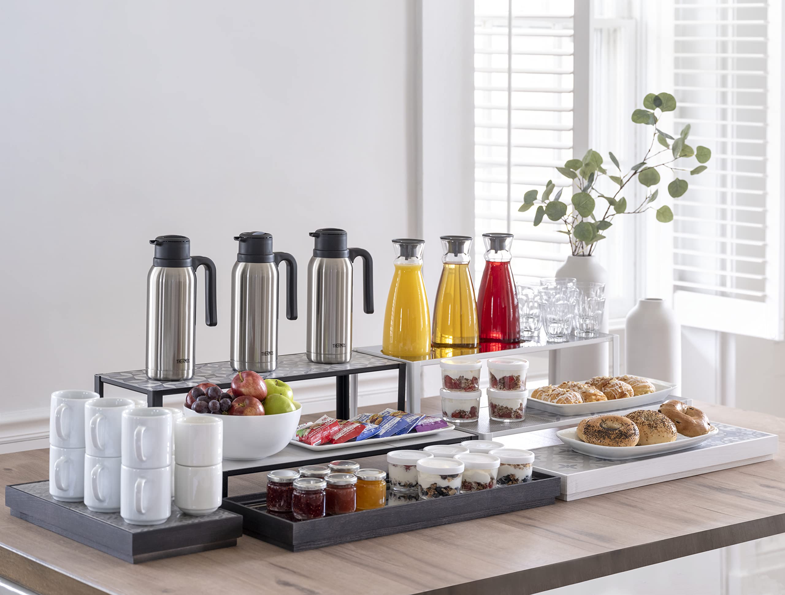 Abert FP034 Domino Steel Podium, 15 3/4" x 7 7/8" x 3 1/2", elevador de exhibición de buffet blanco por Arc Cardinal