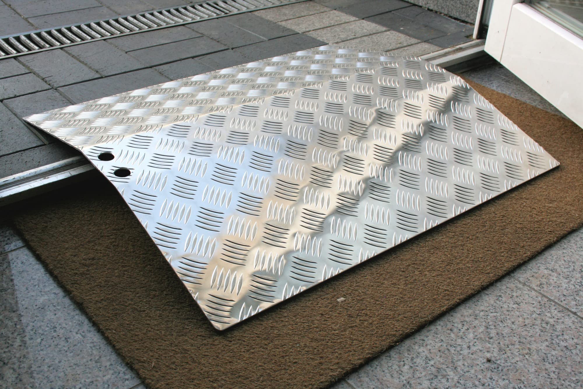Tür Schwellenrampe Schwellenbrücke Rollstuhl Rampe 81 cm Länge Aluminium Alu