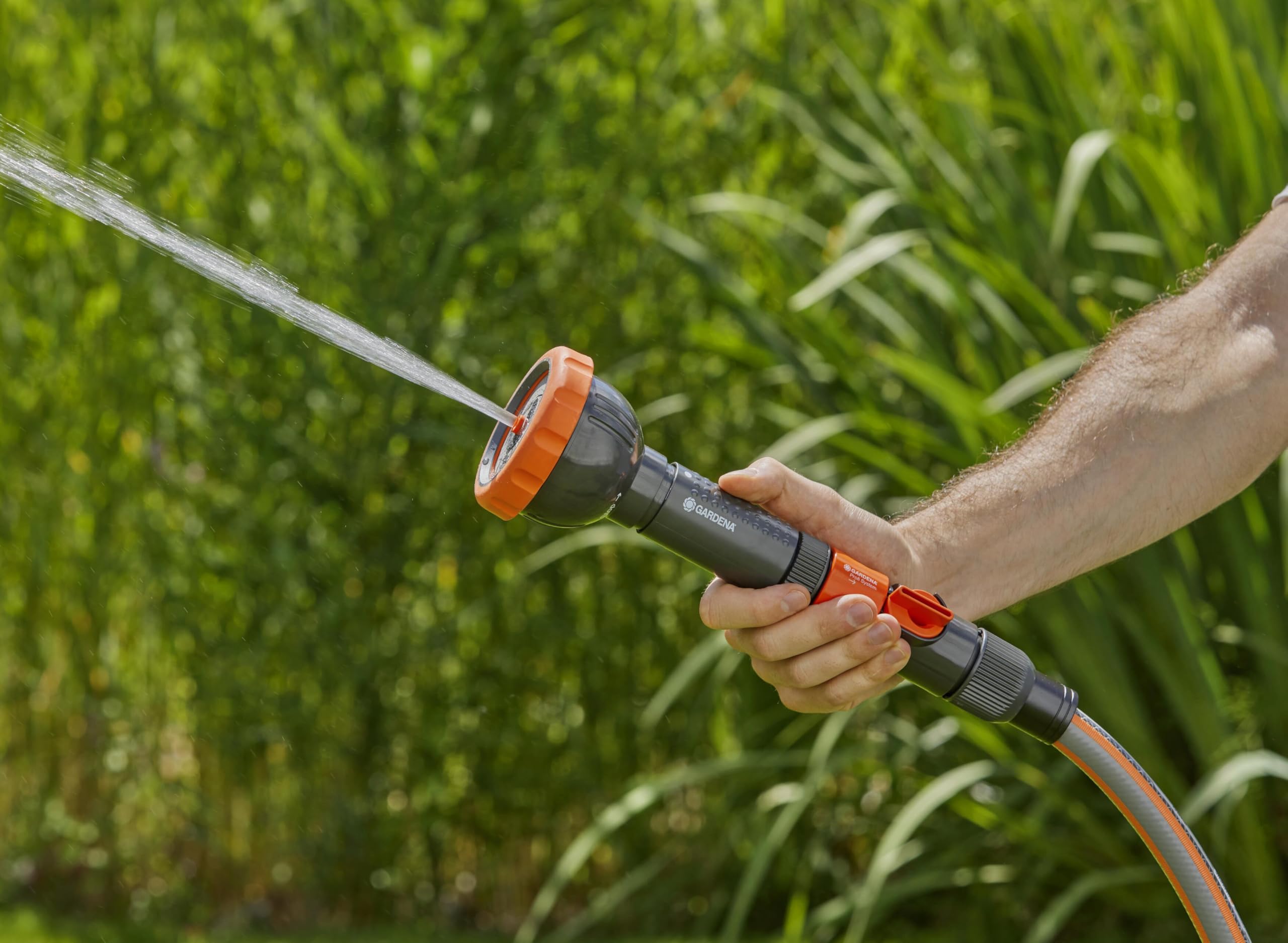 Gardena Profi-System-Spritz-Brause: Gartenbrause für einen höheren Wasserdurchfluss, mit stufenlos regulierbarem Wasserstrahl (2847-20)