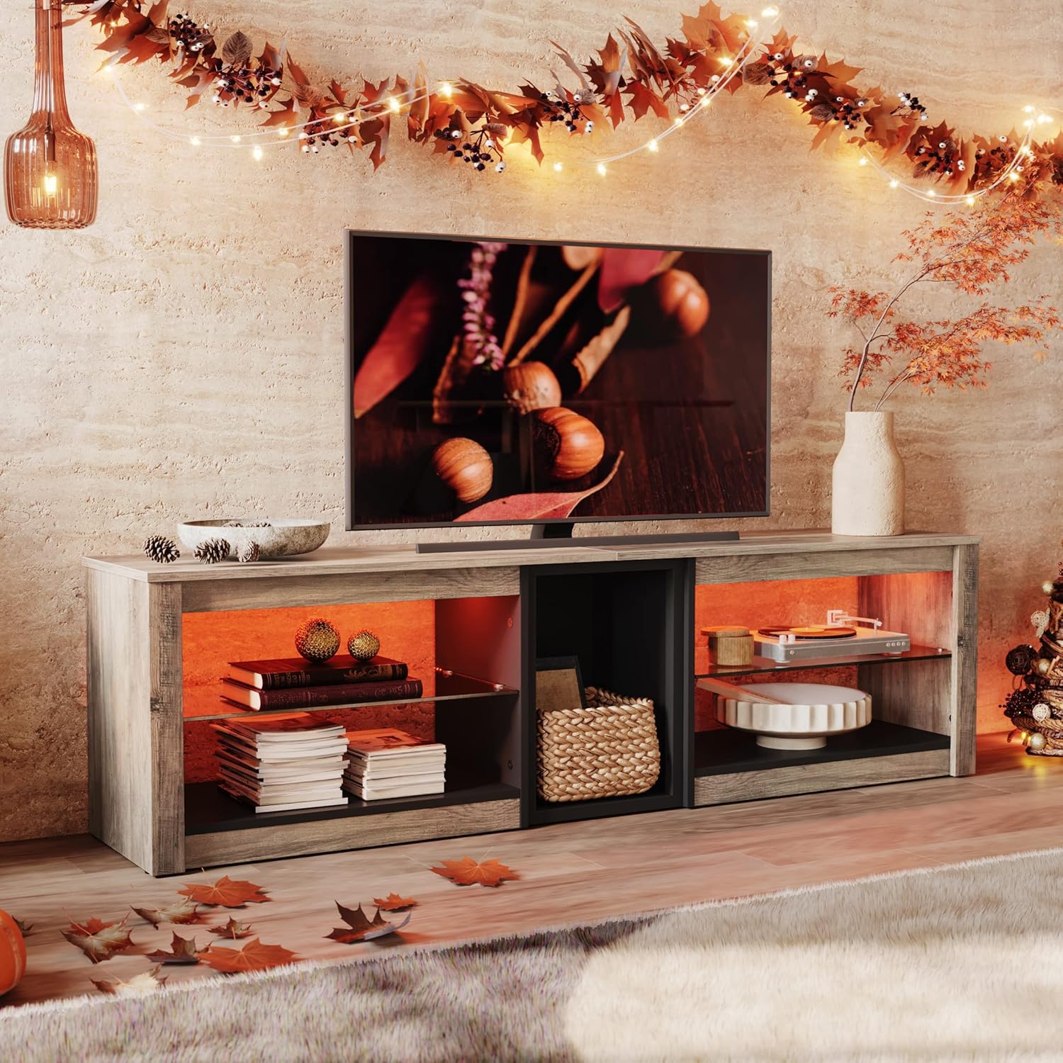 Bestier Mobile TV basso per TV da 65 pollici e TV più piccole, 160 x 35 x 52 cm, mobile TV con luci LED RGB, tavolo TV con gestione dei cavi integrata, vassoio in vetro regolabile