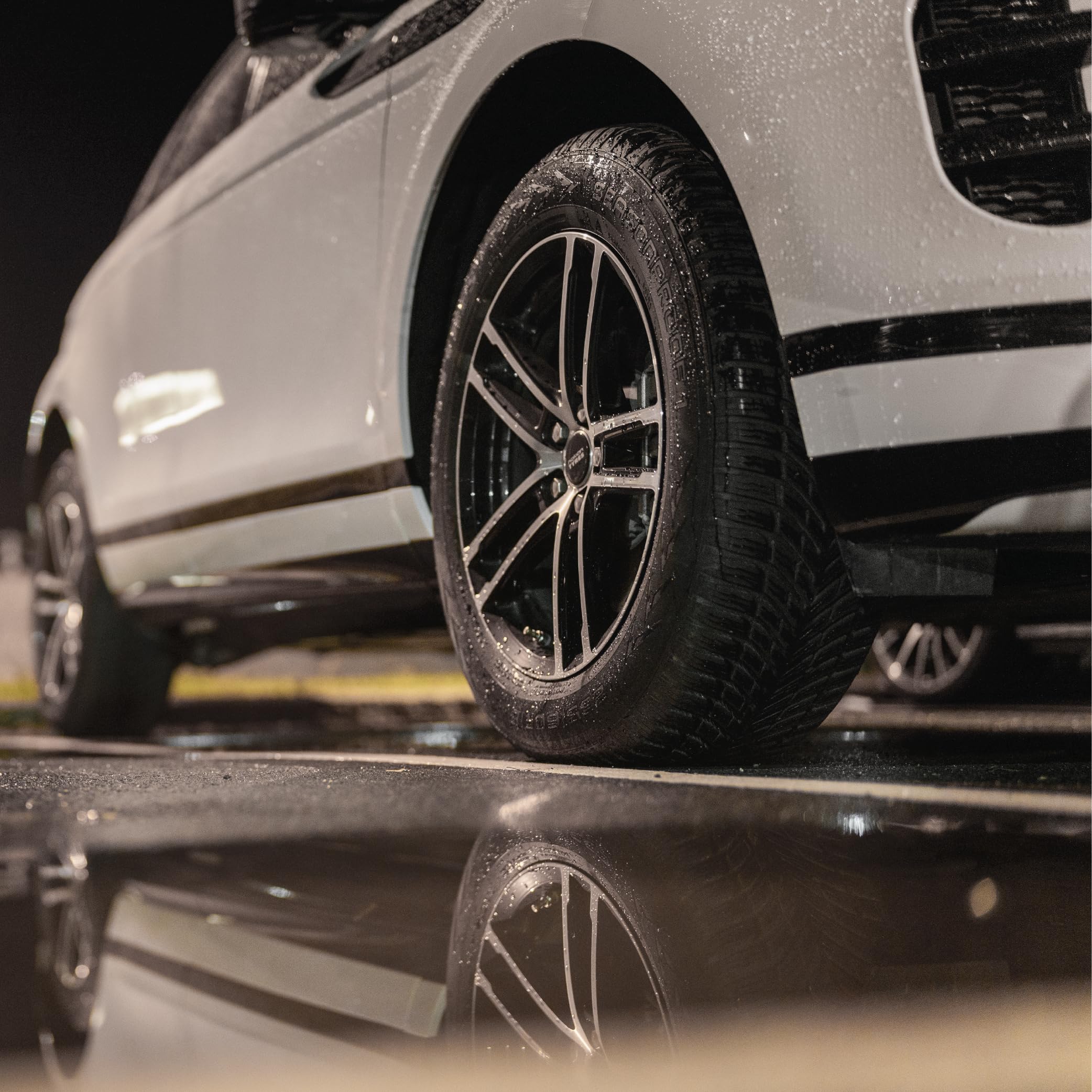NOKIAN 185/65 R15 88H Pneu 4 saisons