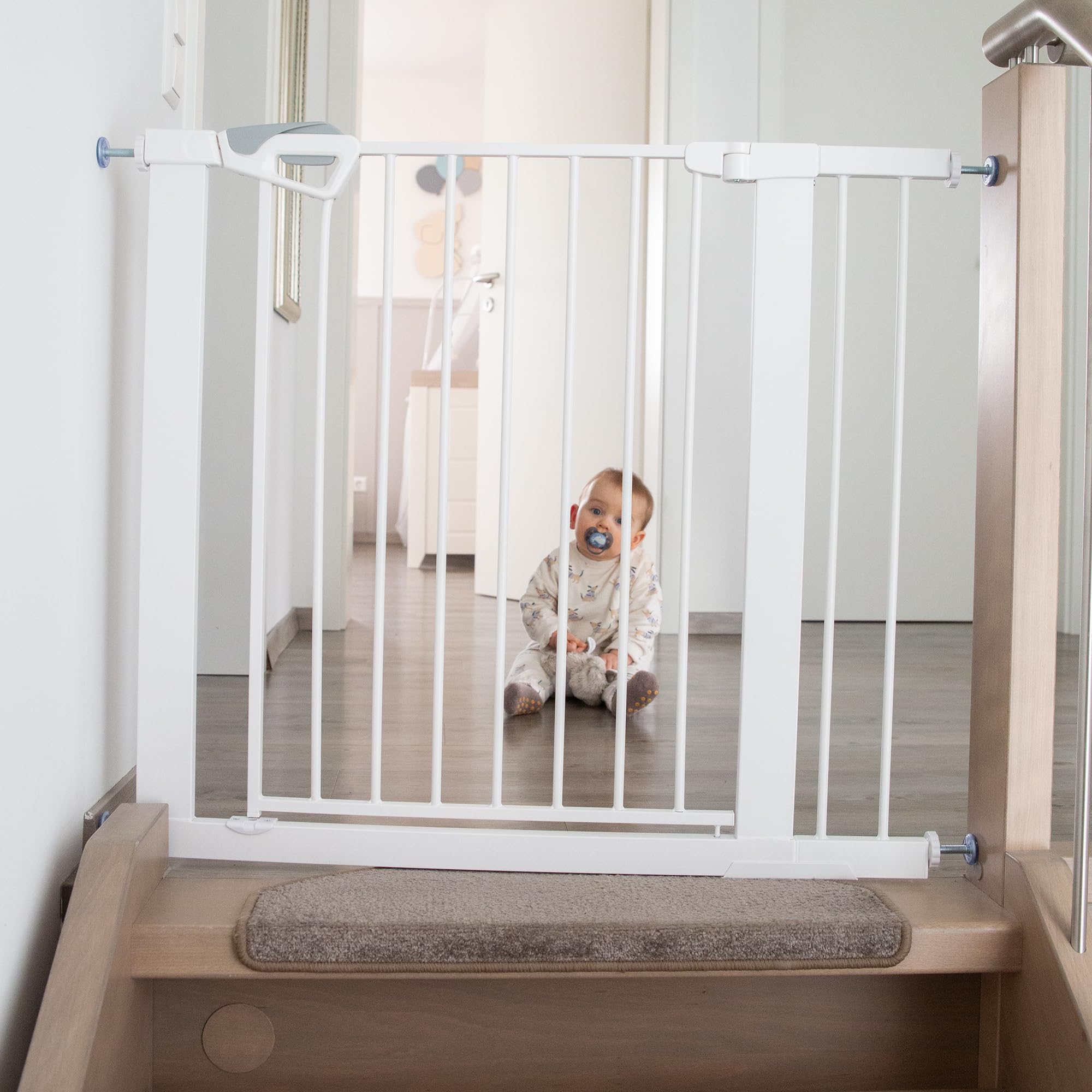 roba barrera de seguridad easySafe+ para puertas y escaleras metal ajustable 75-82 cm extensible hasta 110 cm TÜV cierre con indicador tope 90° sin taladrar para niños 0-24 meses blanco
